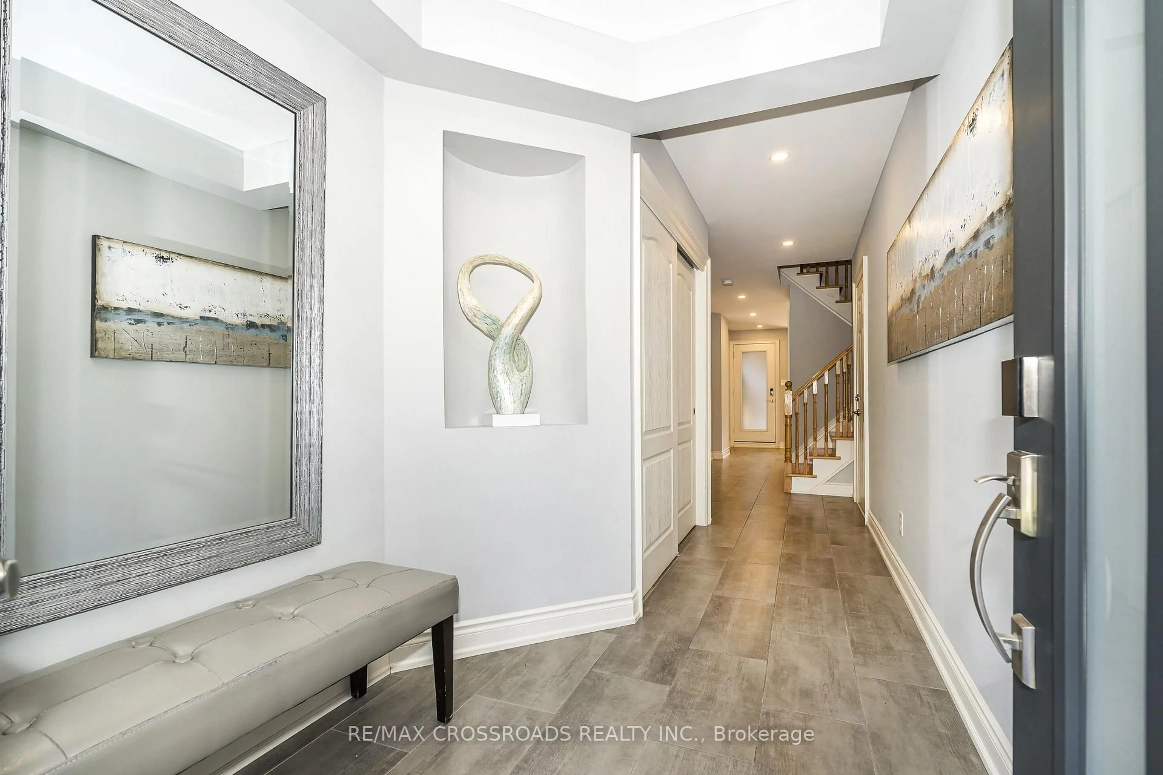 Indoor entryway for 21A Brian Dr, Toronto Ontario M2J 3X8