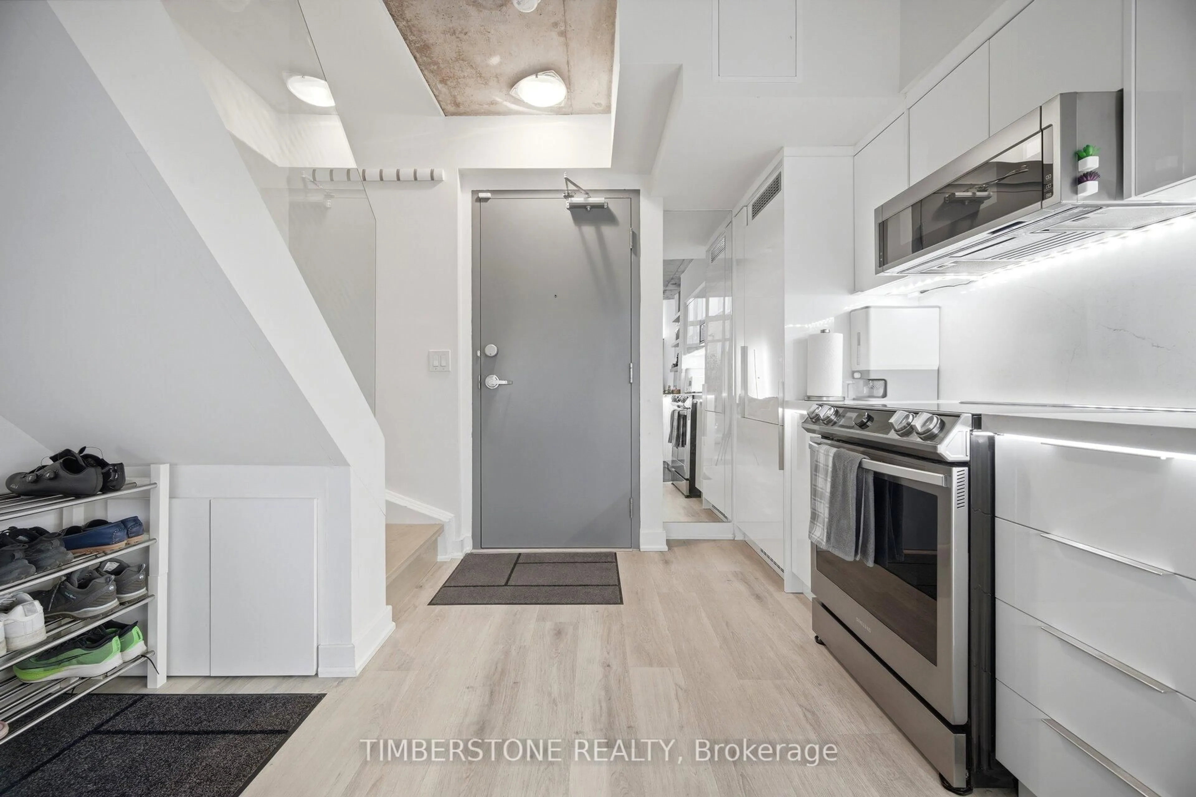 Open concept kitchen, unknown for 255 Richmond St #122, Toronto Ontario M5A 4T7