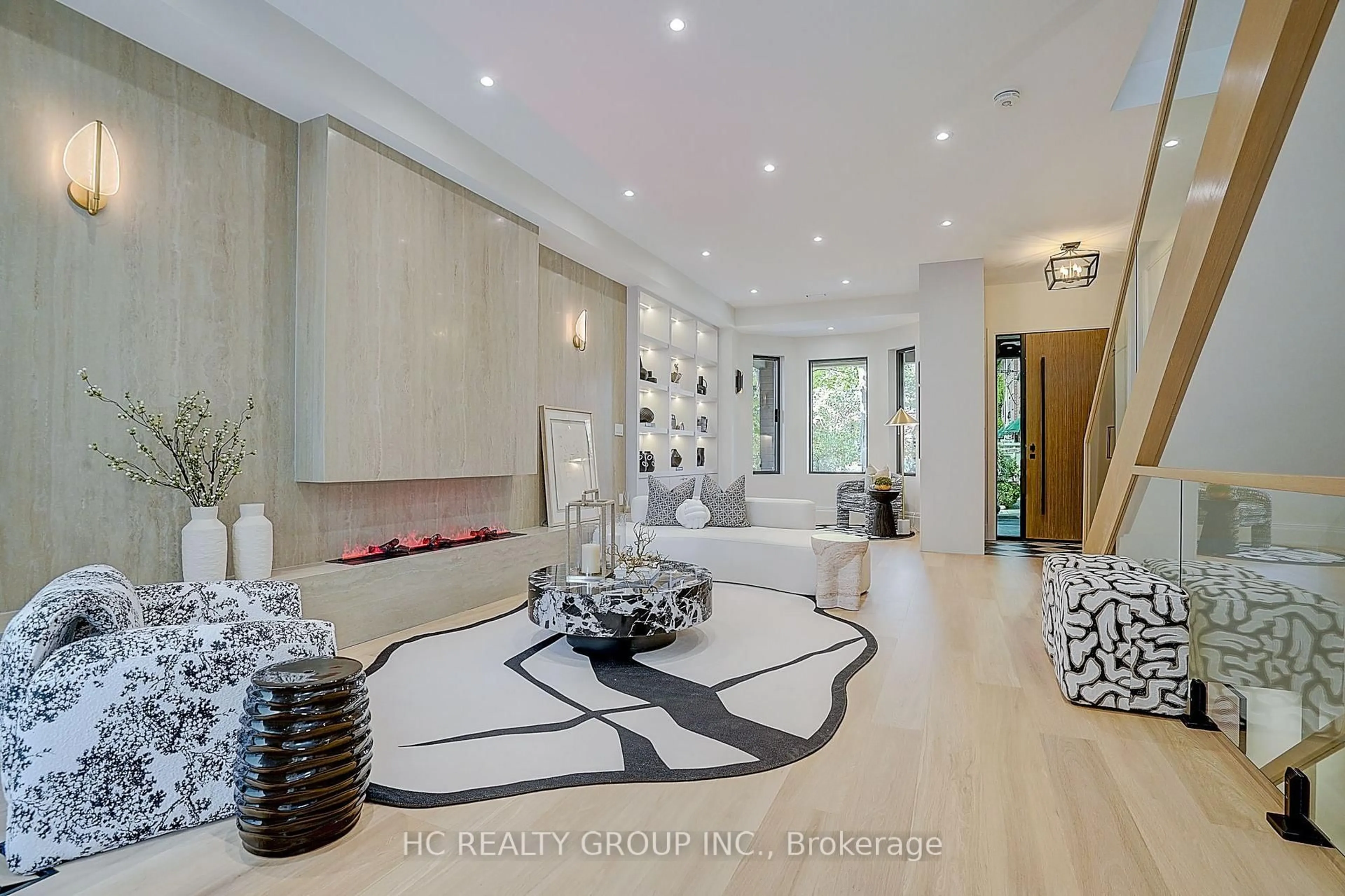 Unknown for 385 Manning Ave, Toronto Ontario M6G 2V6
