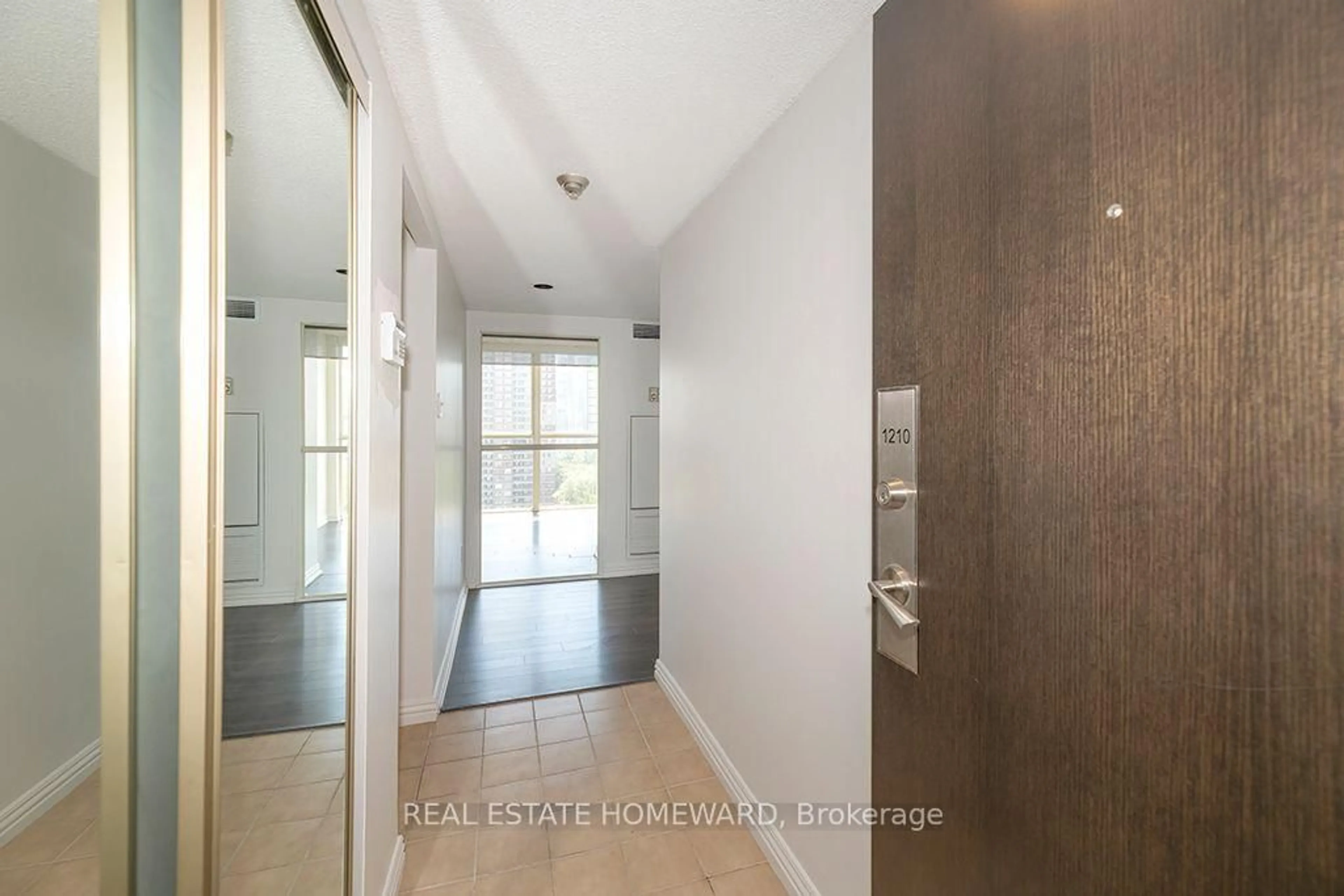 Indoor entryway for 15 Maitland Pl ##1210, Toronto Ontario M4Y 2X3