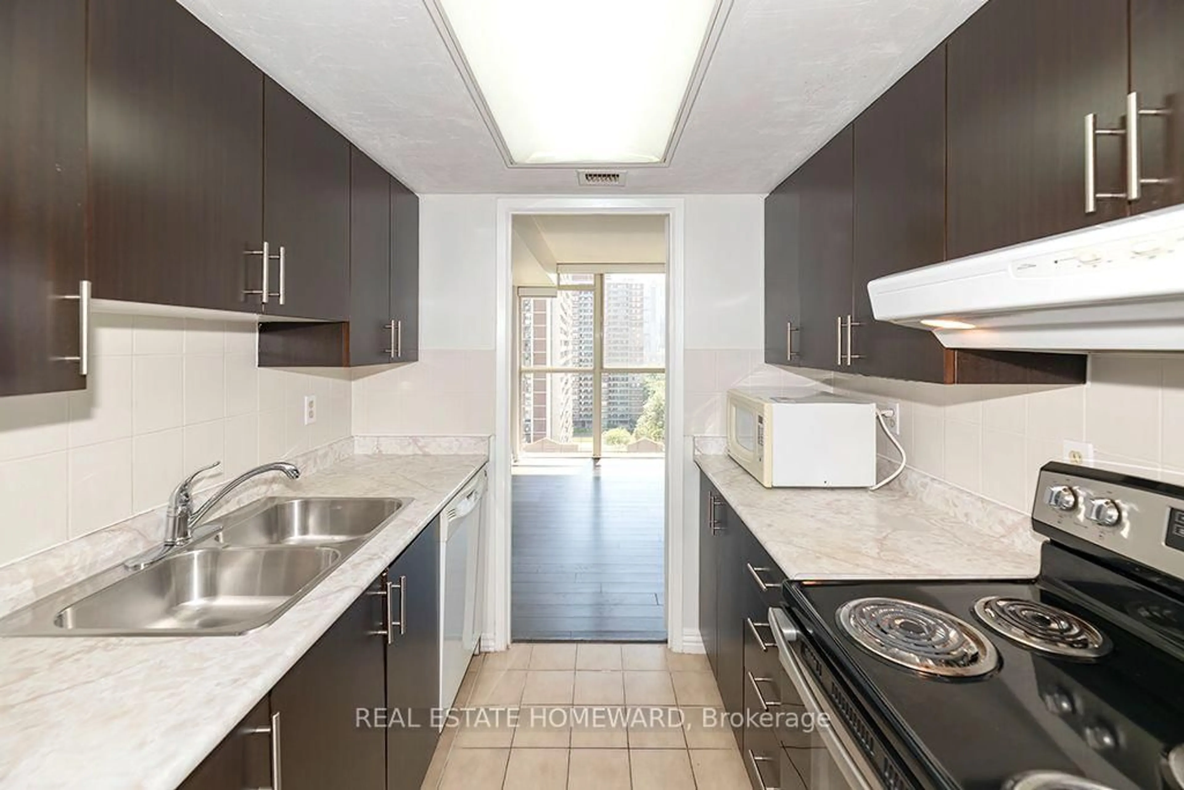 Standard kitchen, ceramic/tile floor for 15 Maitland Pl ##1210, Toronto Ontario M4Y 2X3