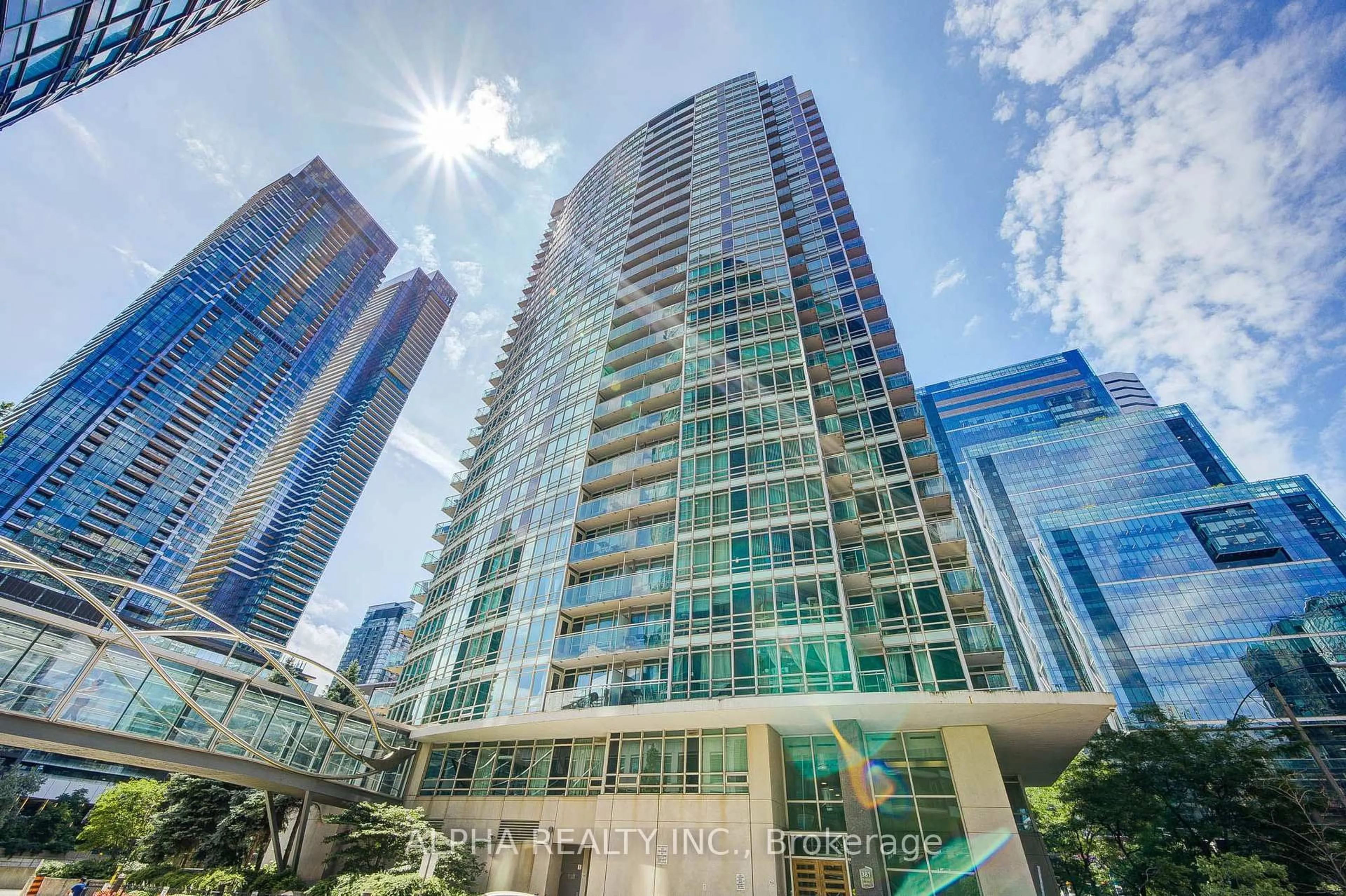 Indoor foyer for 381 Front St #1507, Toronto Ontario M5V 3R8
