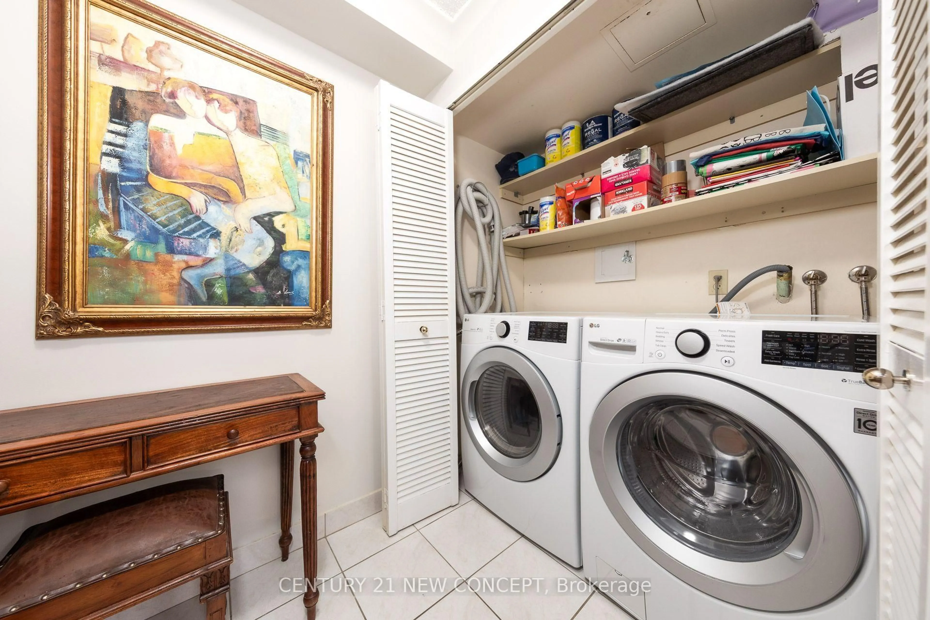Laundry room for 100 Upper Madison Ave #2601, Toronto Ontario M2N 6M4