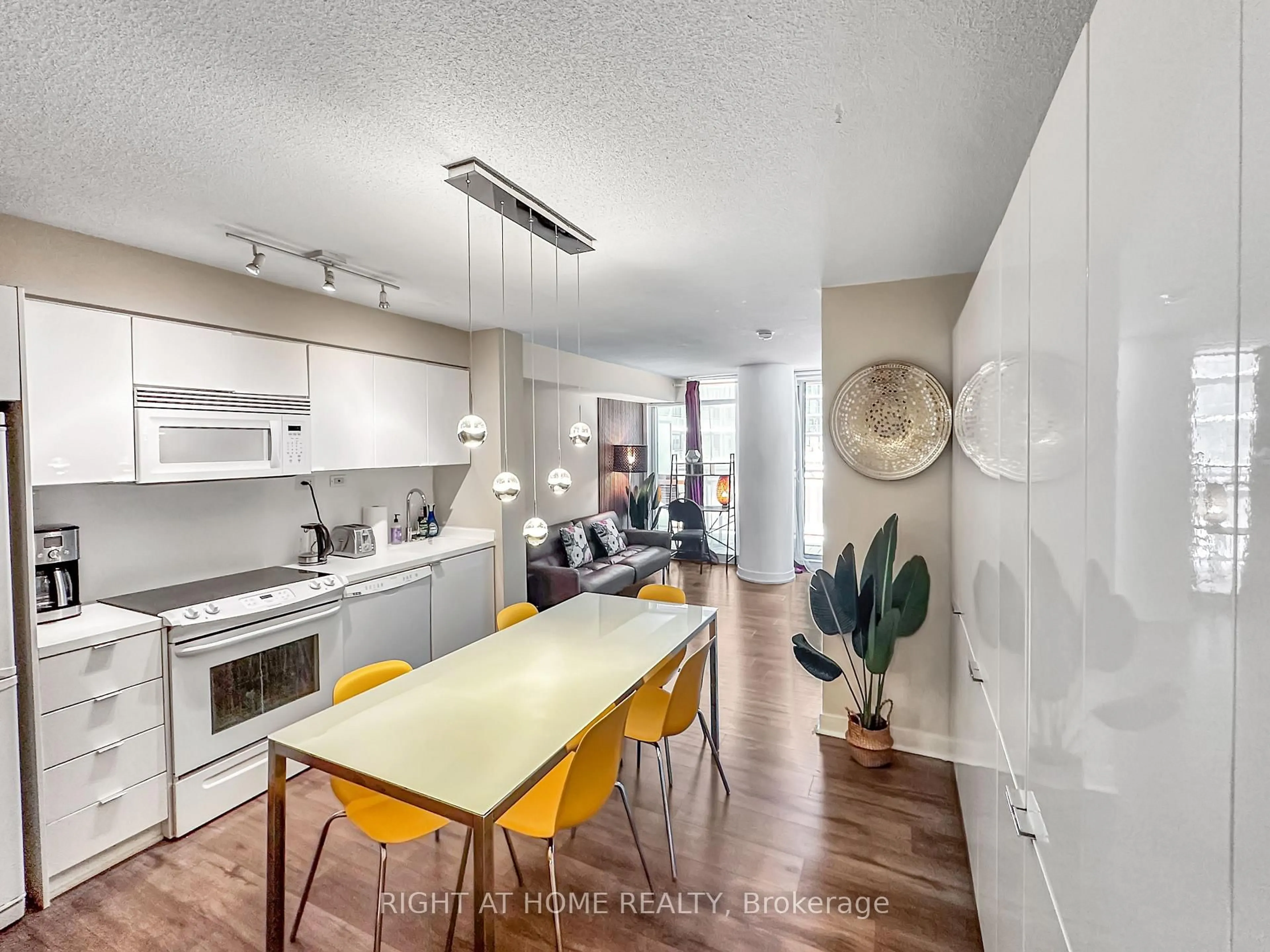 Open concept kitchen, unknown for 10 Capreol Crt #356, Toronto Ontario M5V 4B3
