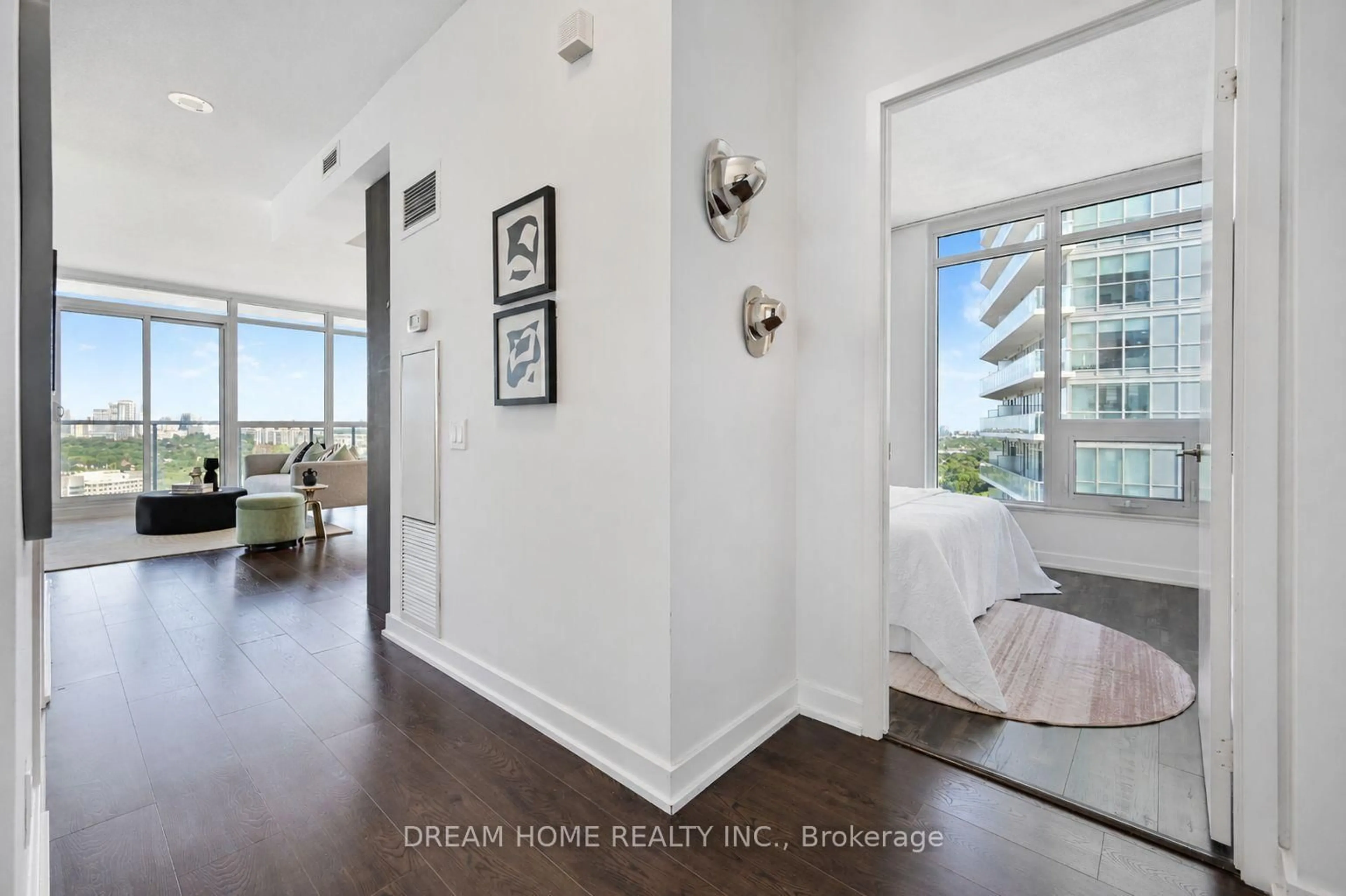 Indoor entryway for 121 Mcmahon Dr #2608, Toronto Ontario M2K 0C1