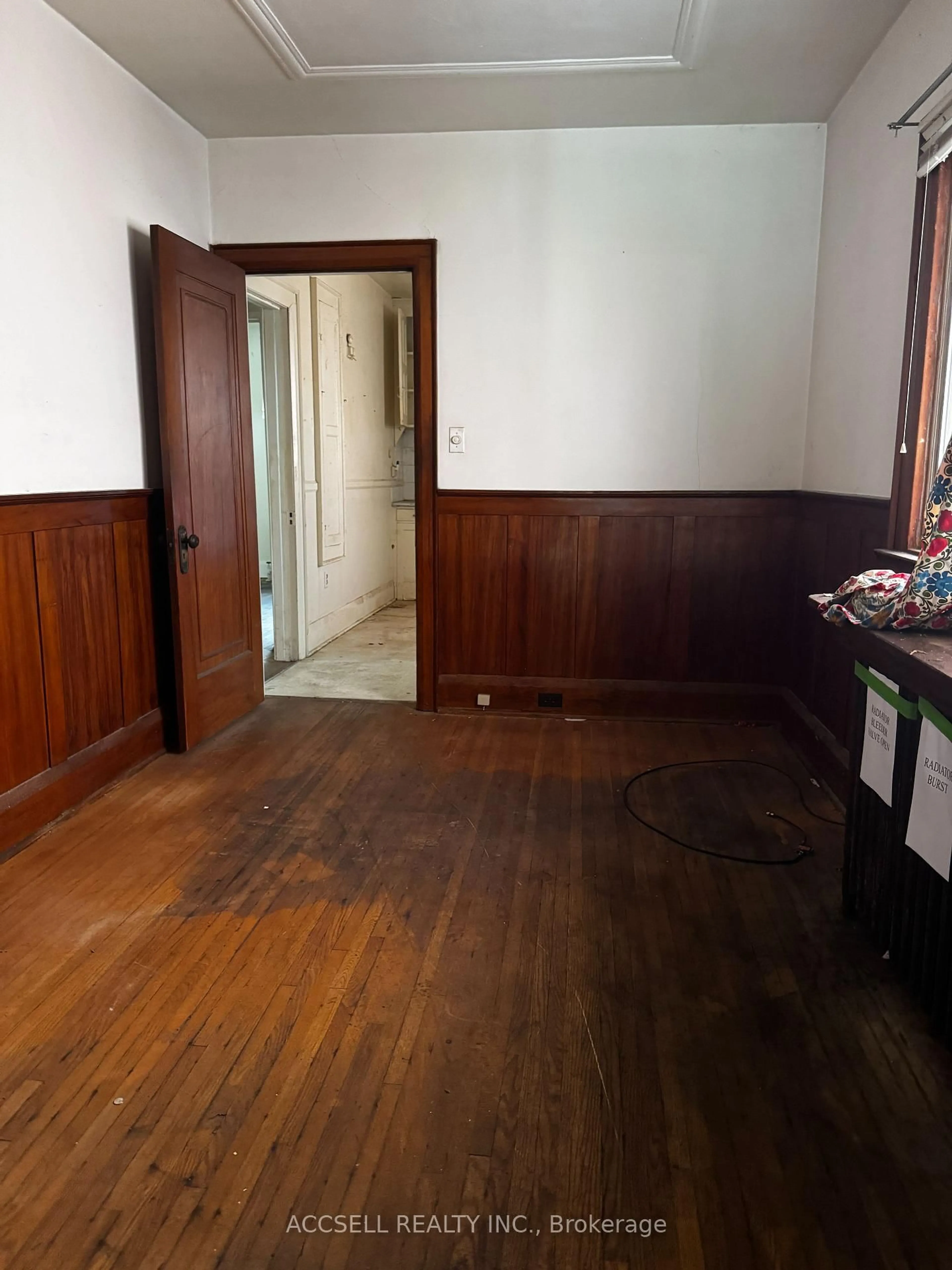 A pic of a room for 350 Belsize Dr, Toronto Ontario M4S 1N1