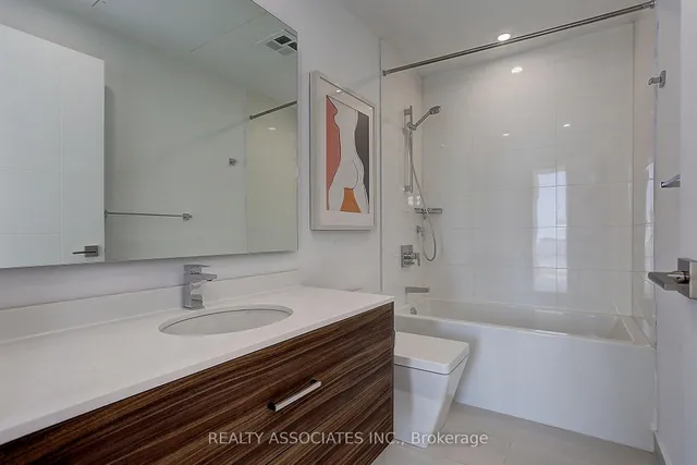 488 University Ave #4310, Toronto 5