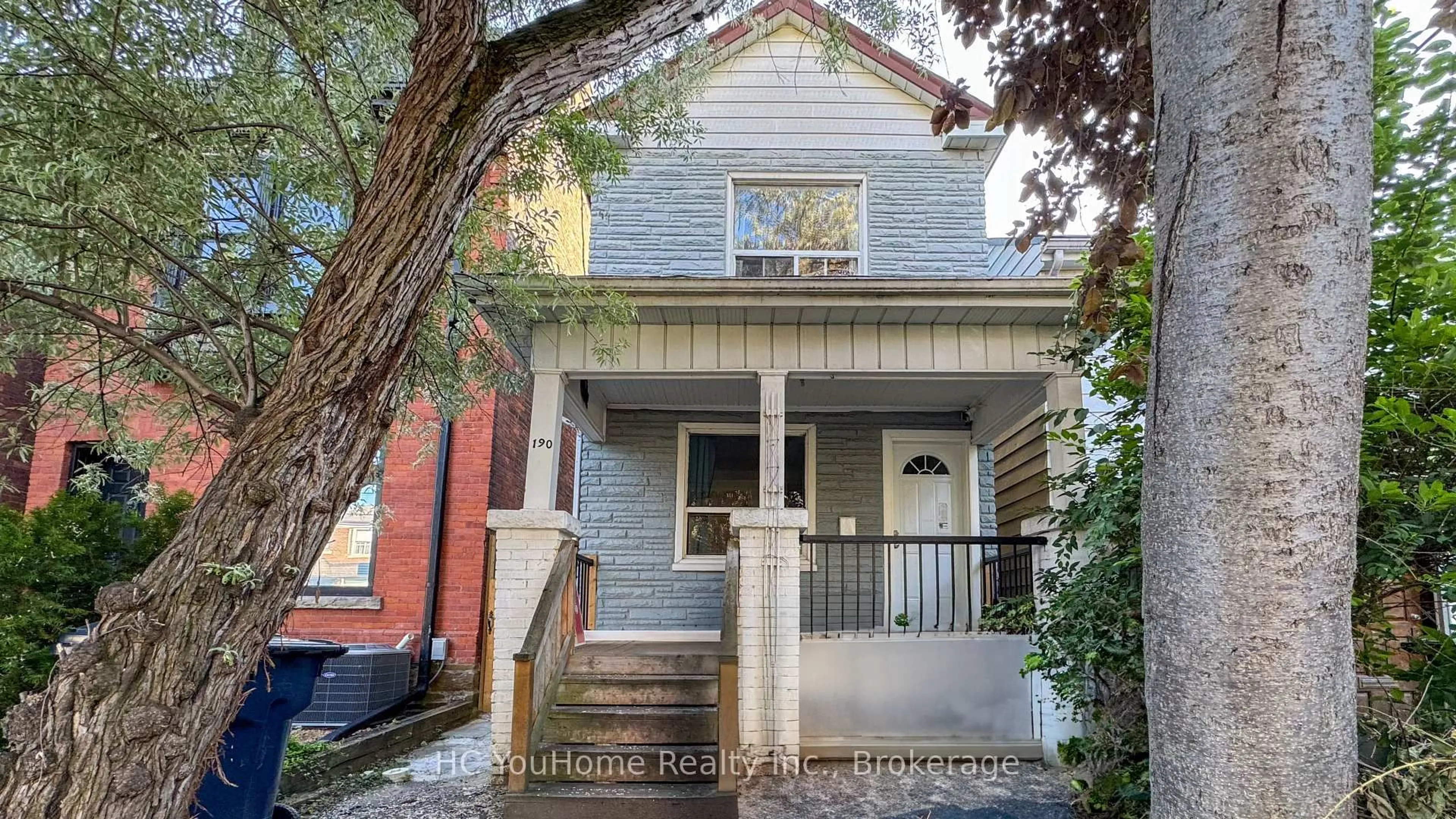 Home with brick exterior material, street for 190 Major St, Toronto Ontario M5S 2L3