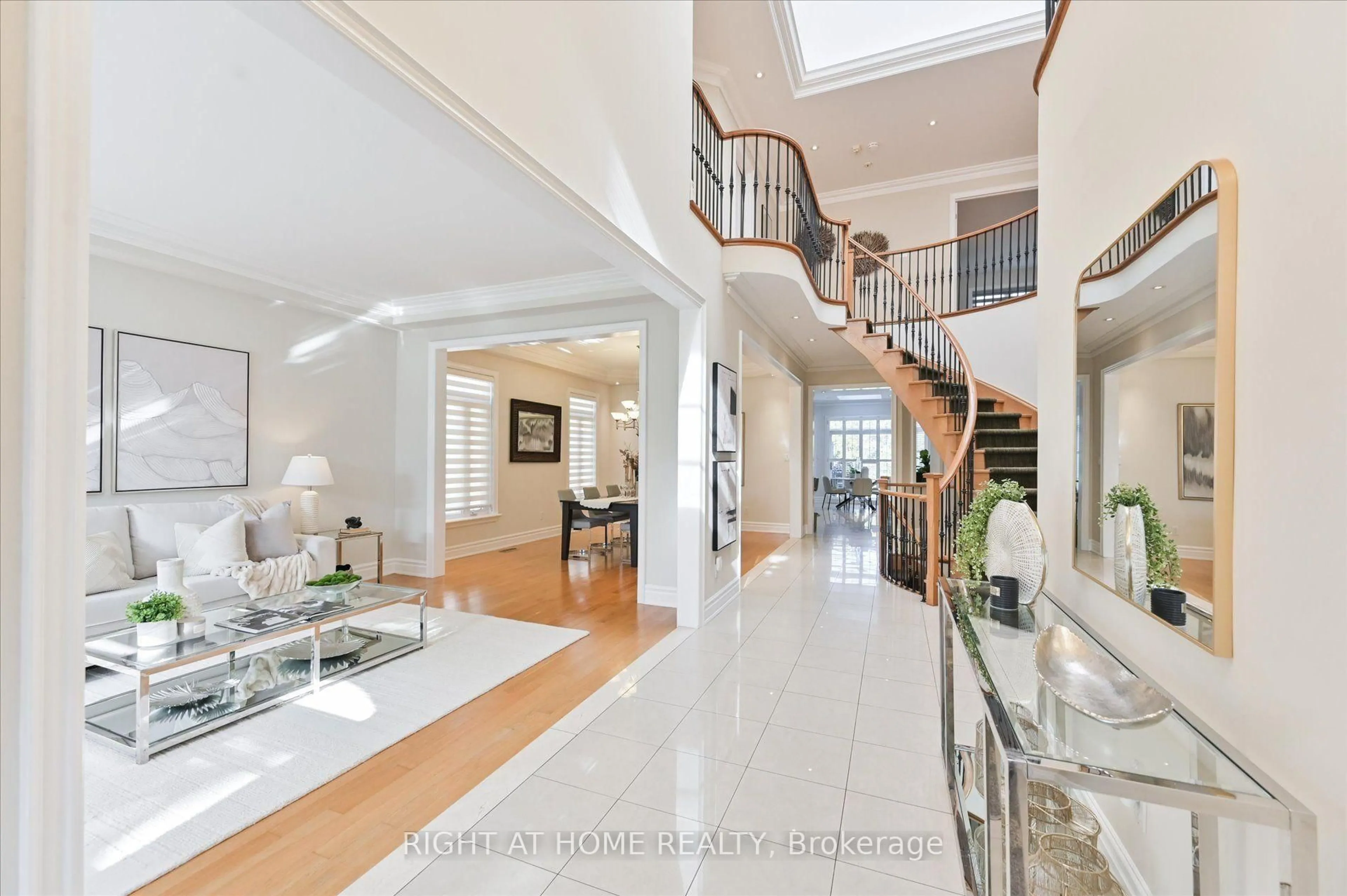 Unknown for 154 Charlton Blvd, Toronto Ontario M2R 2J1