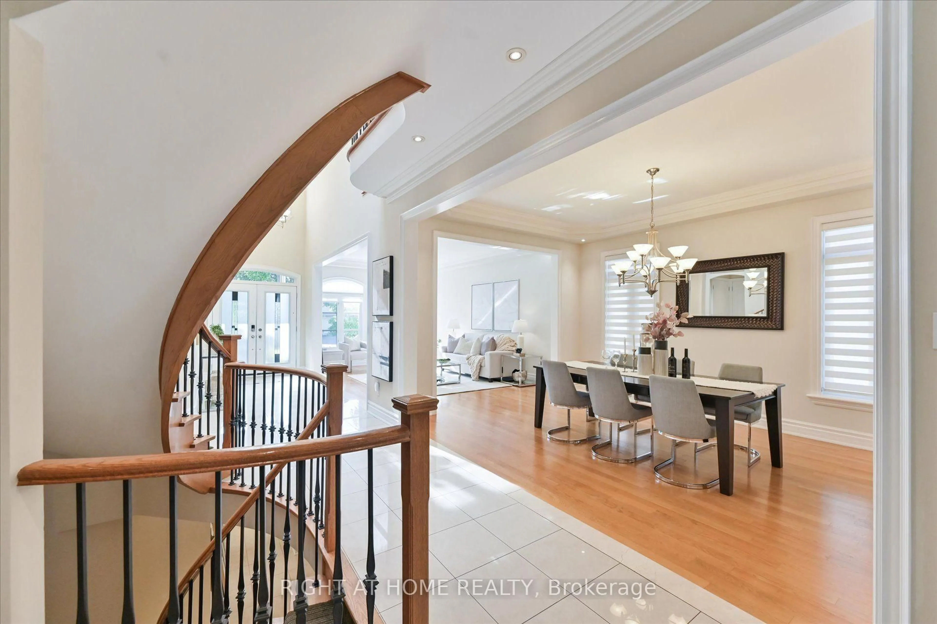 Unknown for 154 Charlton Blvd, Toronto Ontario M2R 2J1