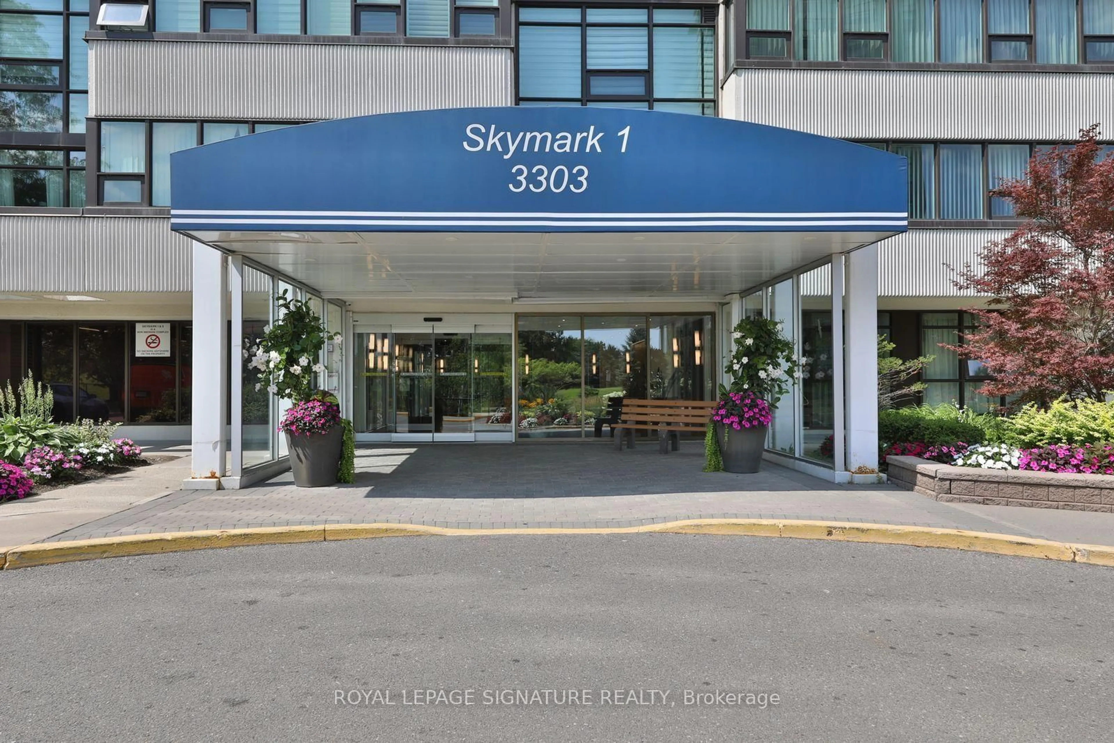 Indoor foyer for 3303 Don Mills Rd #1402, Toronto Ontario M2J 4T6
