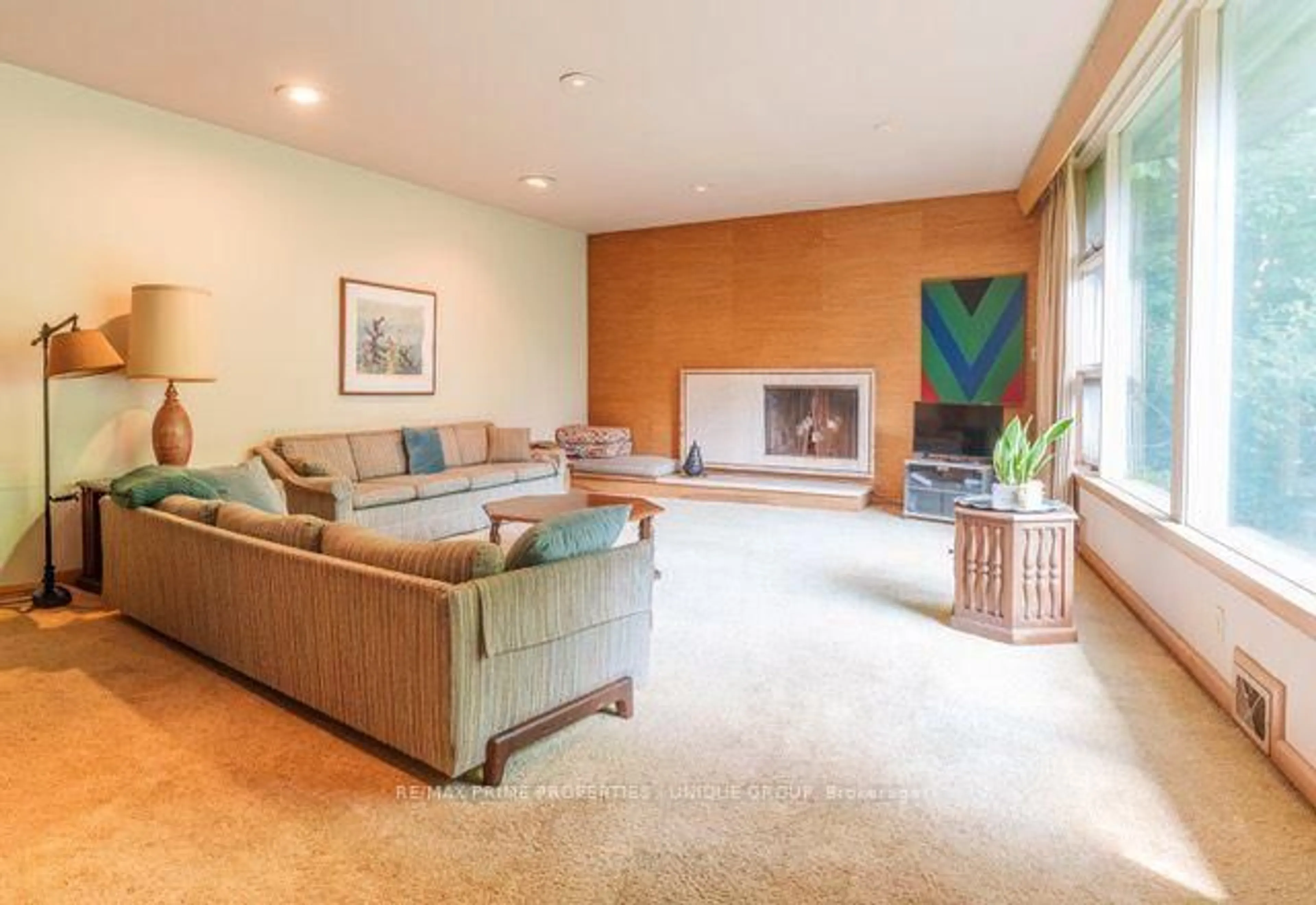 Living room with furniture, unknown for 105 Park Rd, Toronto Ontario M4W 2N8