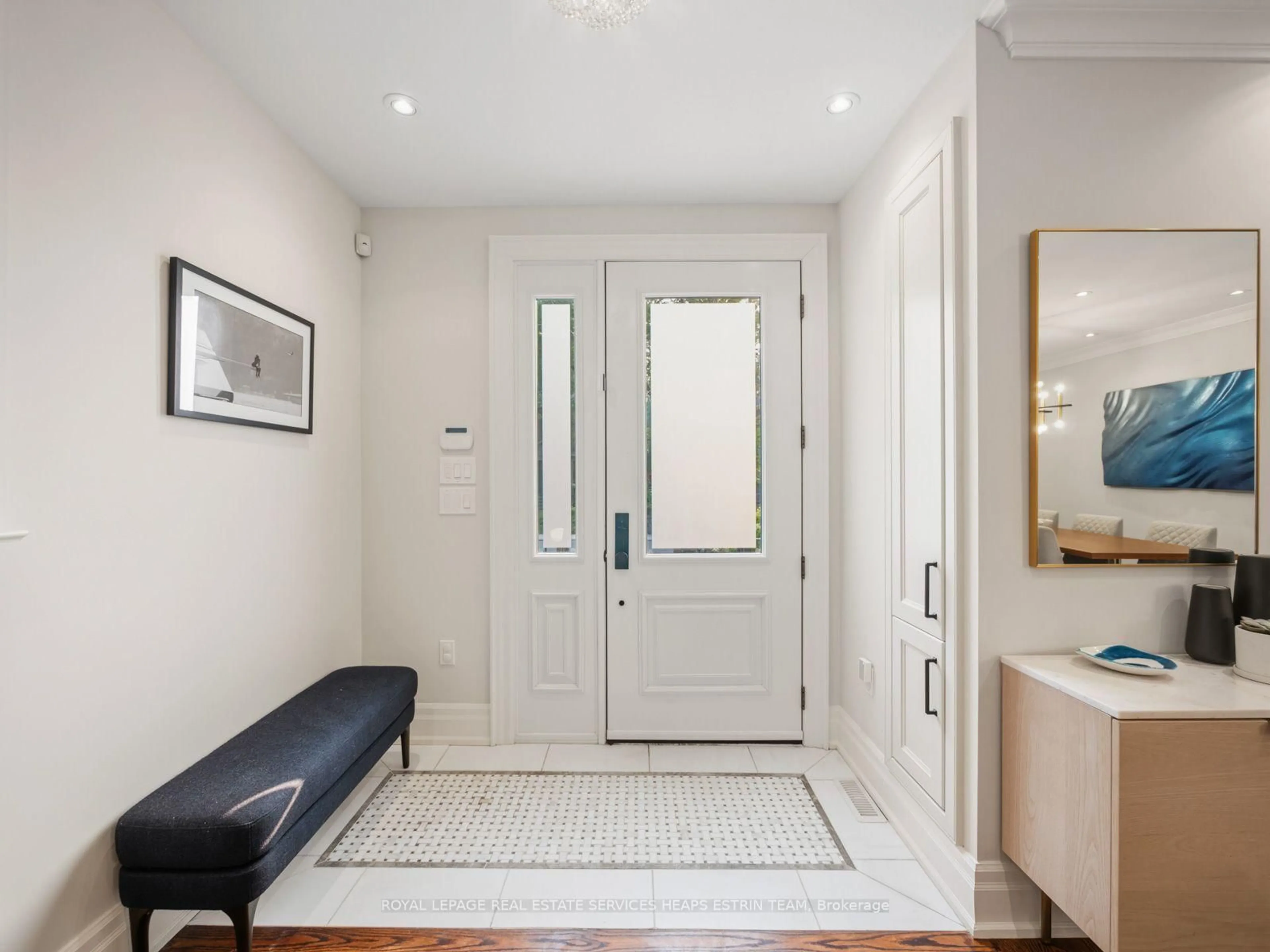 Indoor entryway for 29 Maxwell Ave, Toronto Ontario M5P 2B4