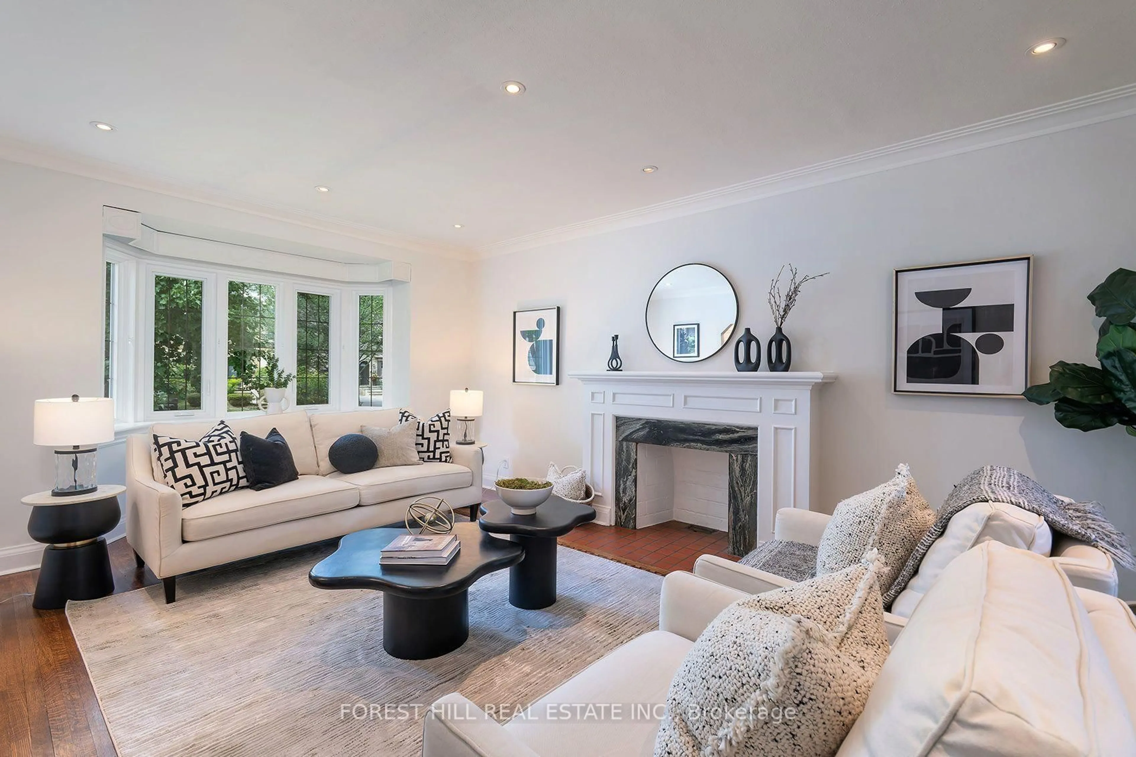Living room with furniture, unknown for 17 Fairleigh Cres, Toronto Ontario M6C 3R7