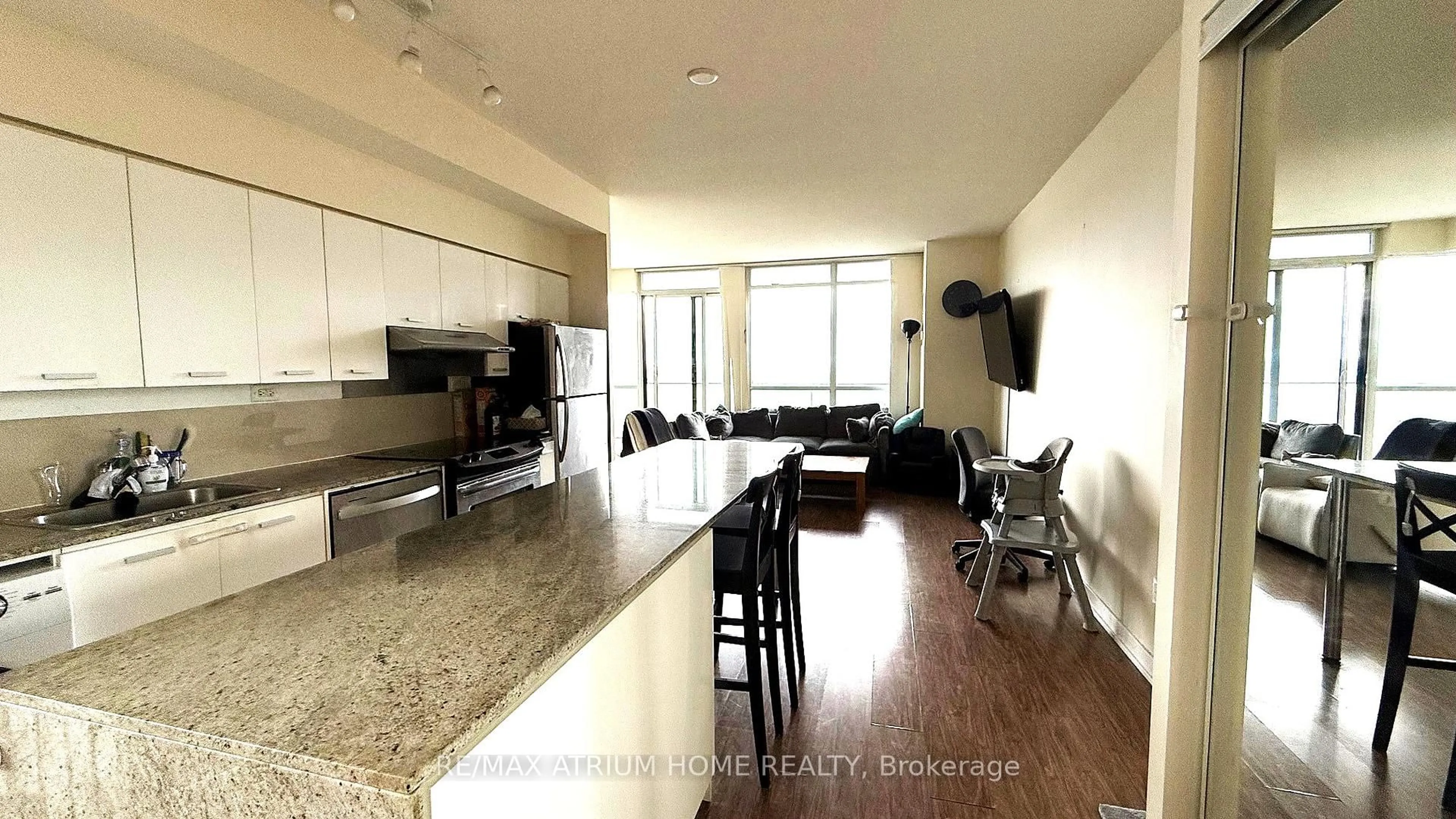 Open concept kitchen, unknown for 29 Singer Crt #2605, Toronto Ontario M2K 0B3
