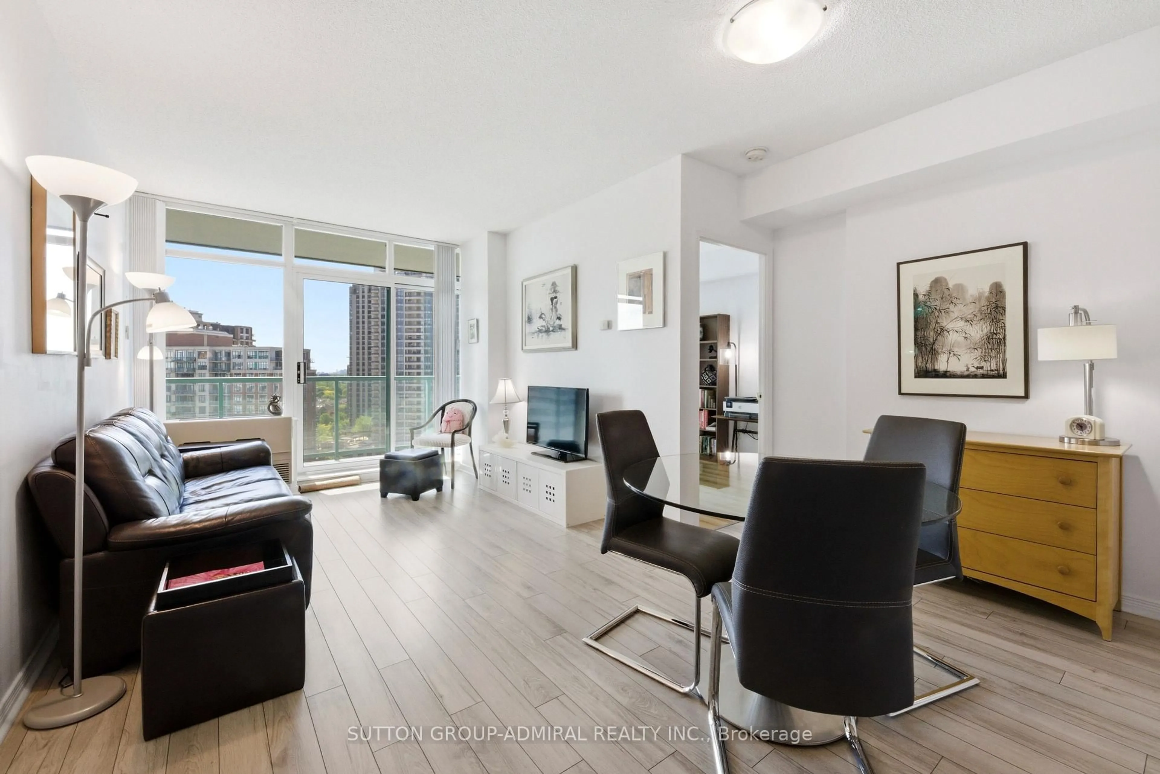 Living room with furniture, unknown for 5500 Yonge St #1403, Toronto Ontario M2N 7L1