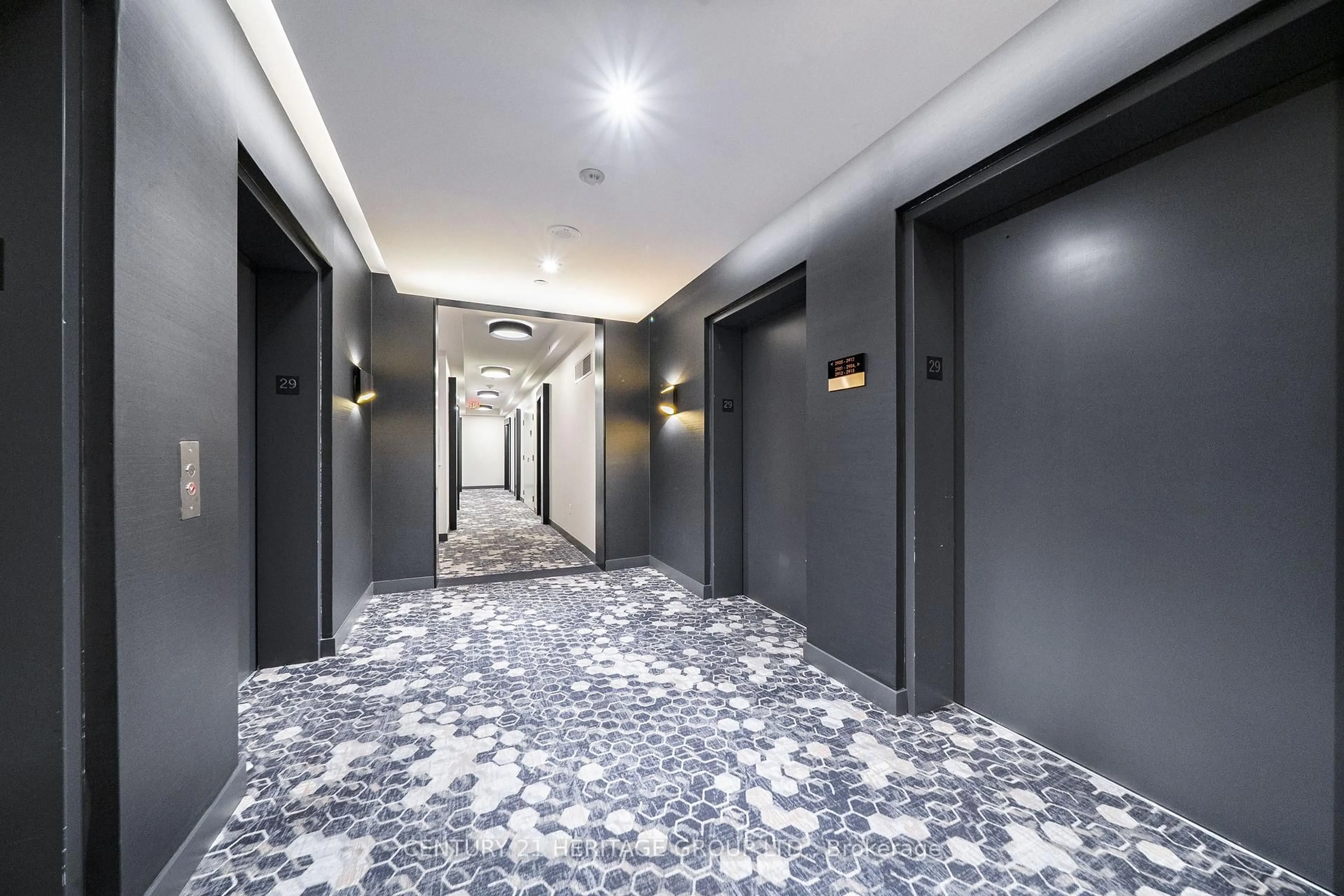 Indoor foyer for 101 Erskine Ave #2911, Toronto Ontario M4P 0C5