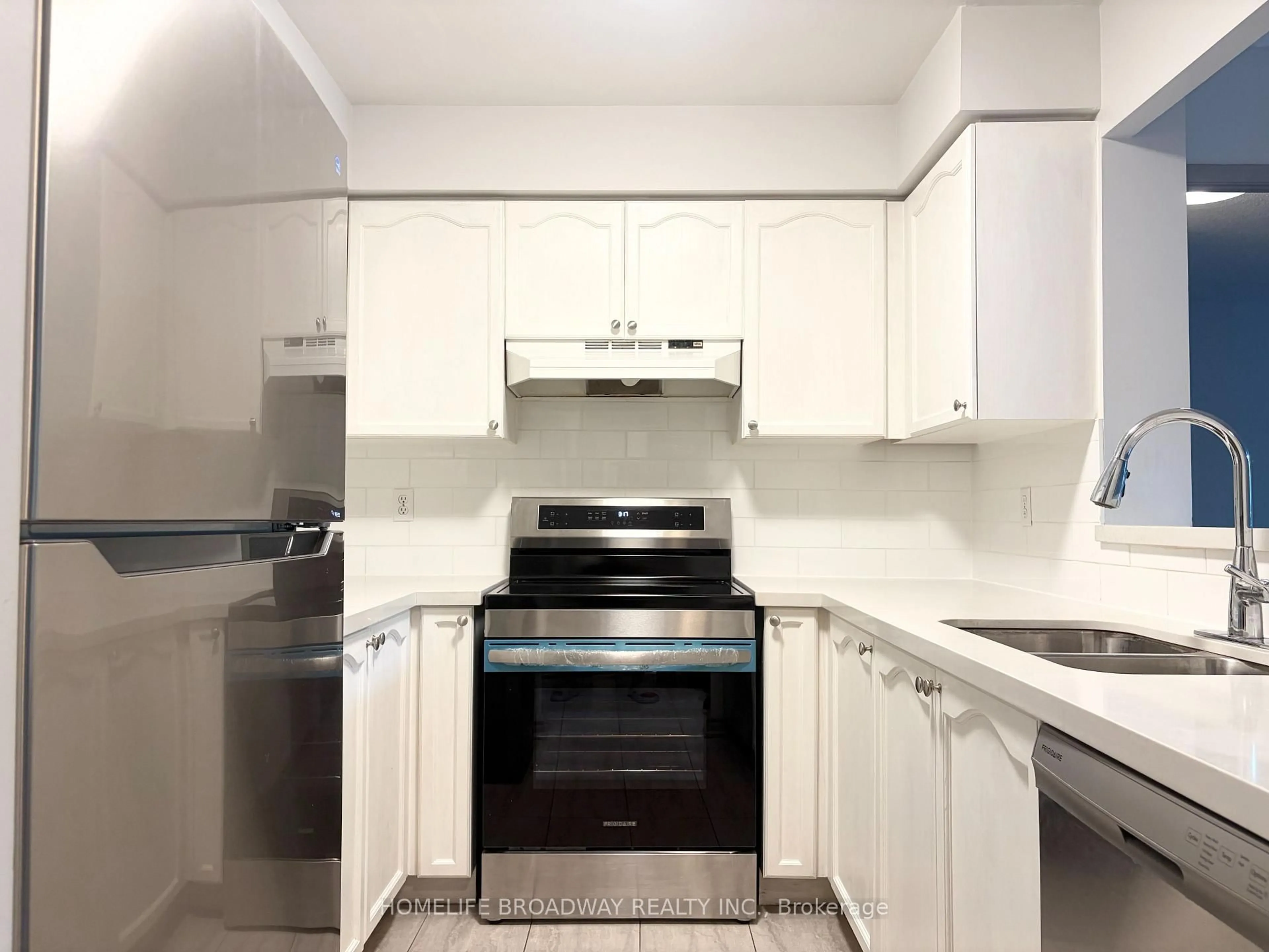 Standard kitchen, unknown for 39 Pemberton Ave #109, Toronto Ontario M2M 4L6