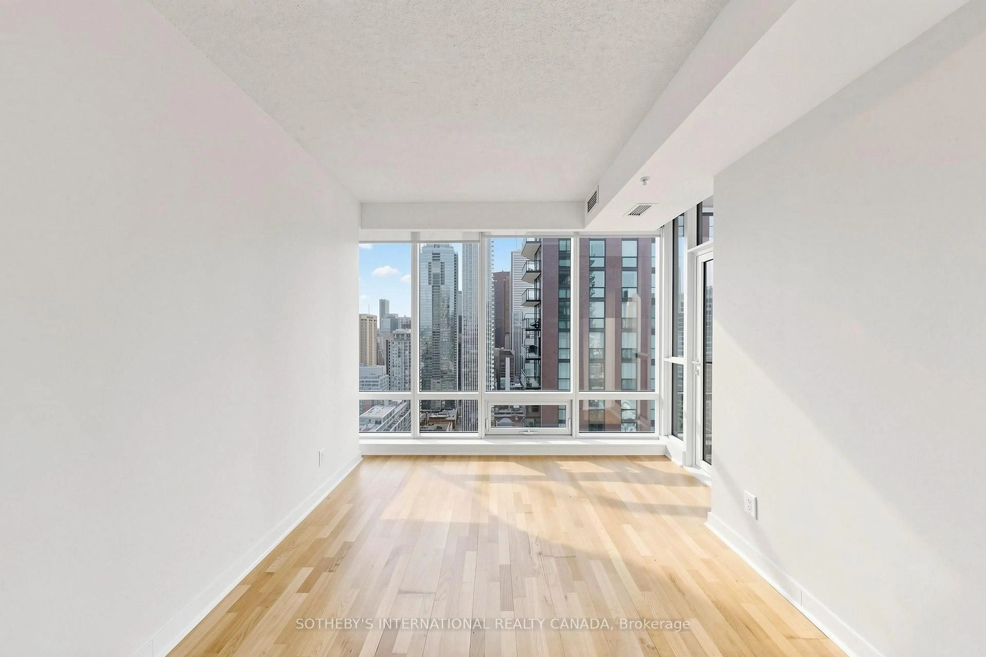A pic of a room for 295 Adelaide St #3906, Toronto Ontario M5V 0L4