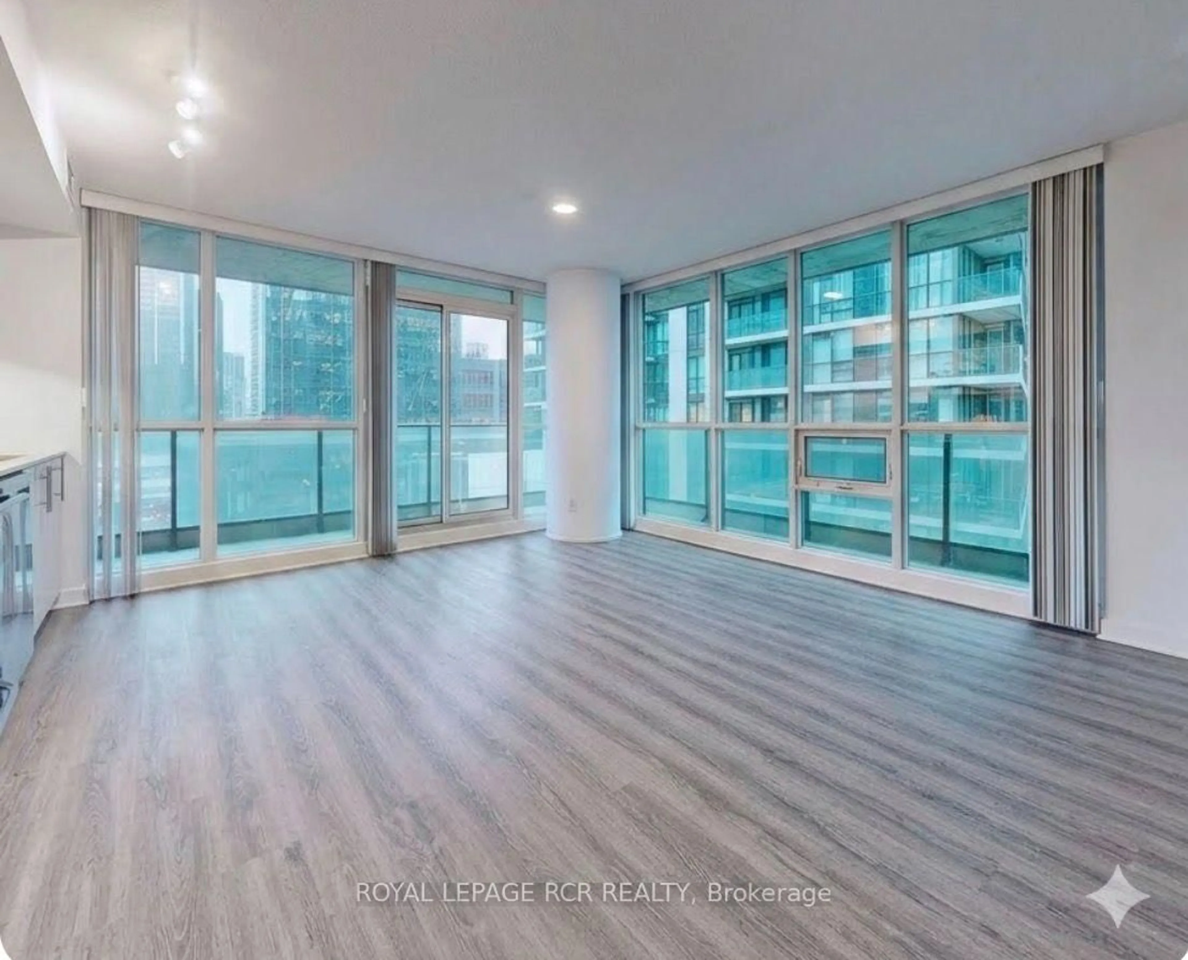 A pic of a room for 33 Bay St #904, Toronto Ontario M5J 2Z3