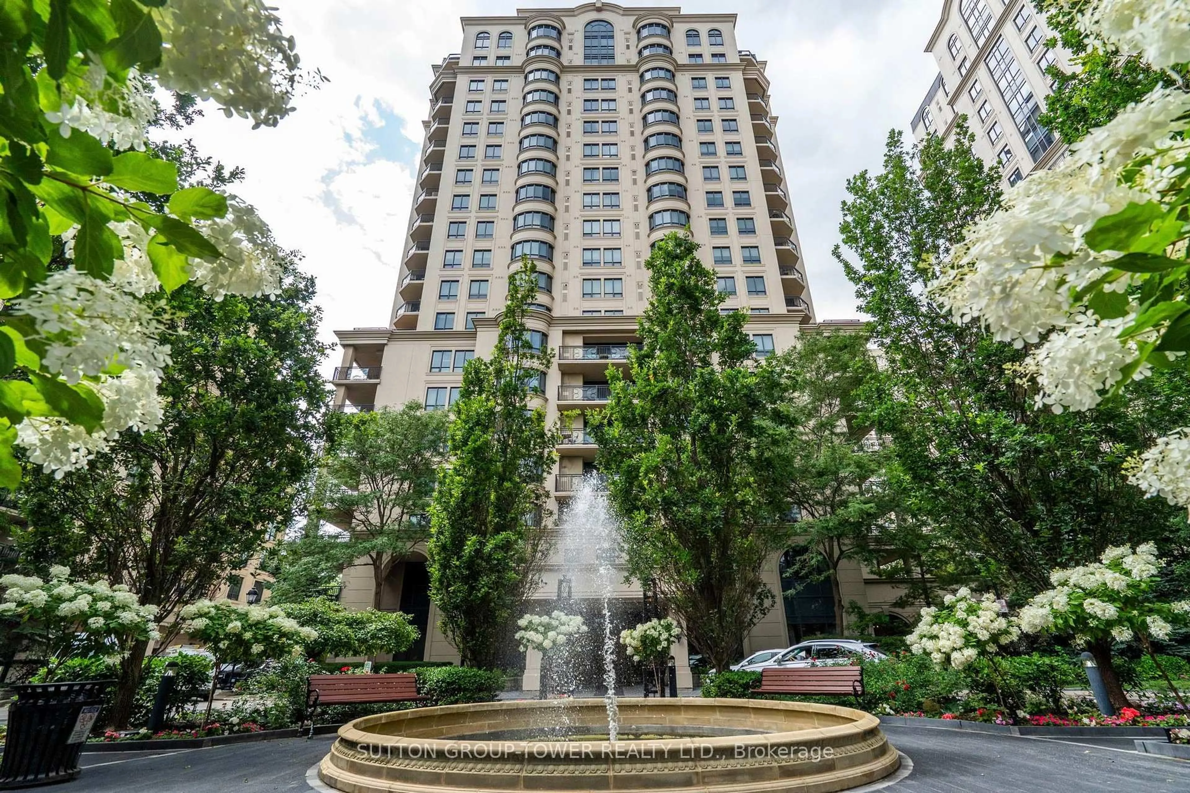 Indoor foyer for 660 Sheppard Ave #505B, Toronto Ontario M2K 3E5