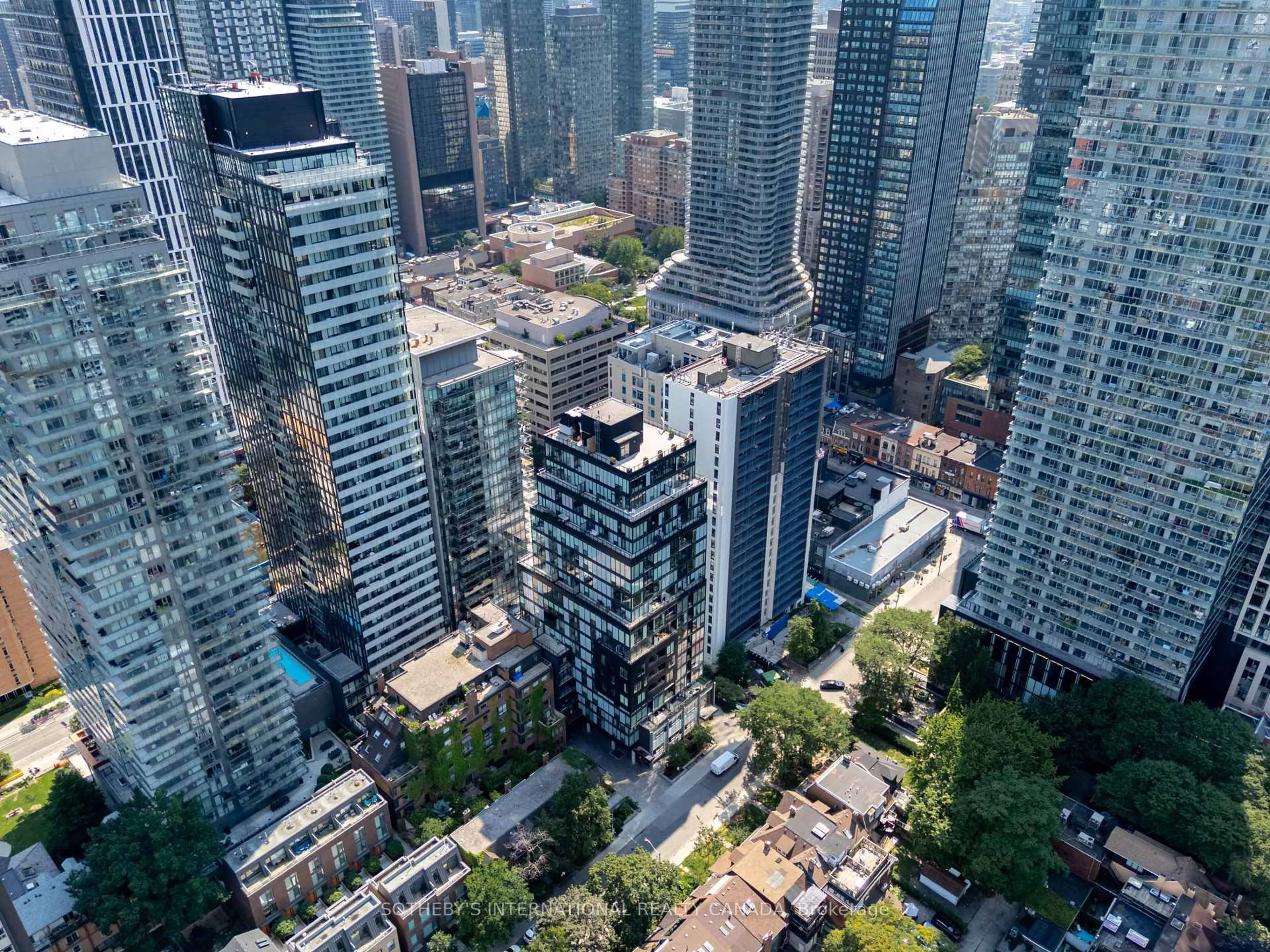 A pic from outside/outdoor area/front of a property/back of a property/a pic from drone, city buildings view from balcony for 17 Dundonald St #302, Toronto Ontario M4Y 1K3