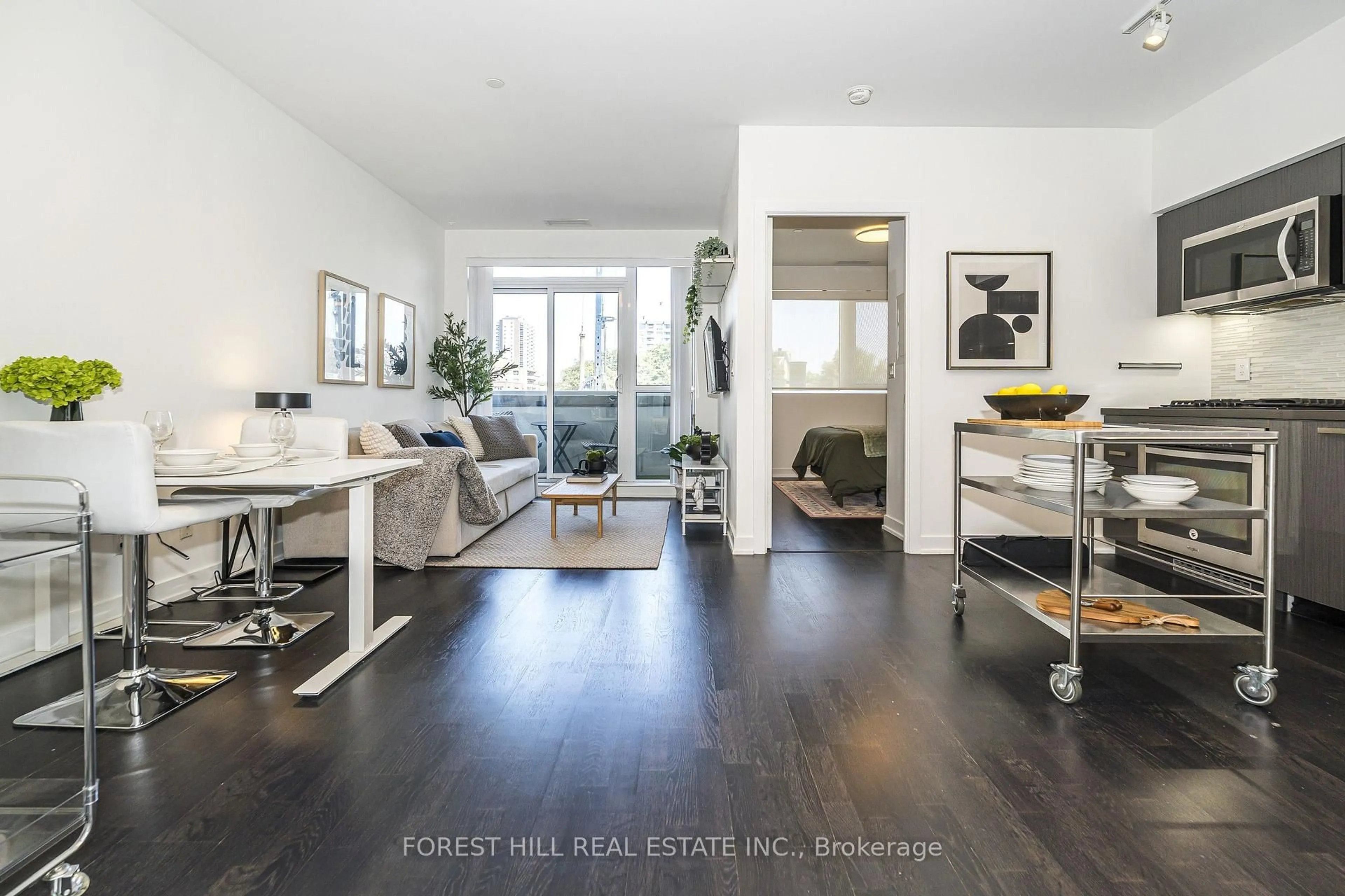 Unknown for 501 St Clair Ave #202, Toronto Ontario M5P 0A2