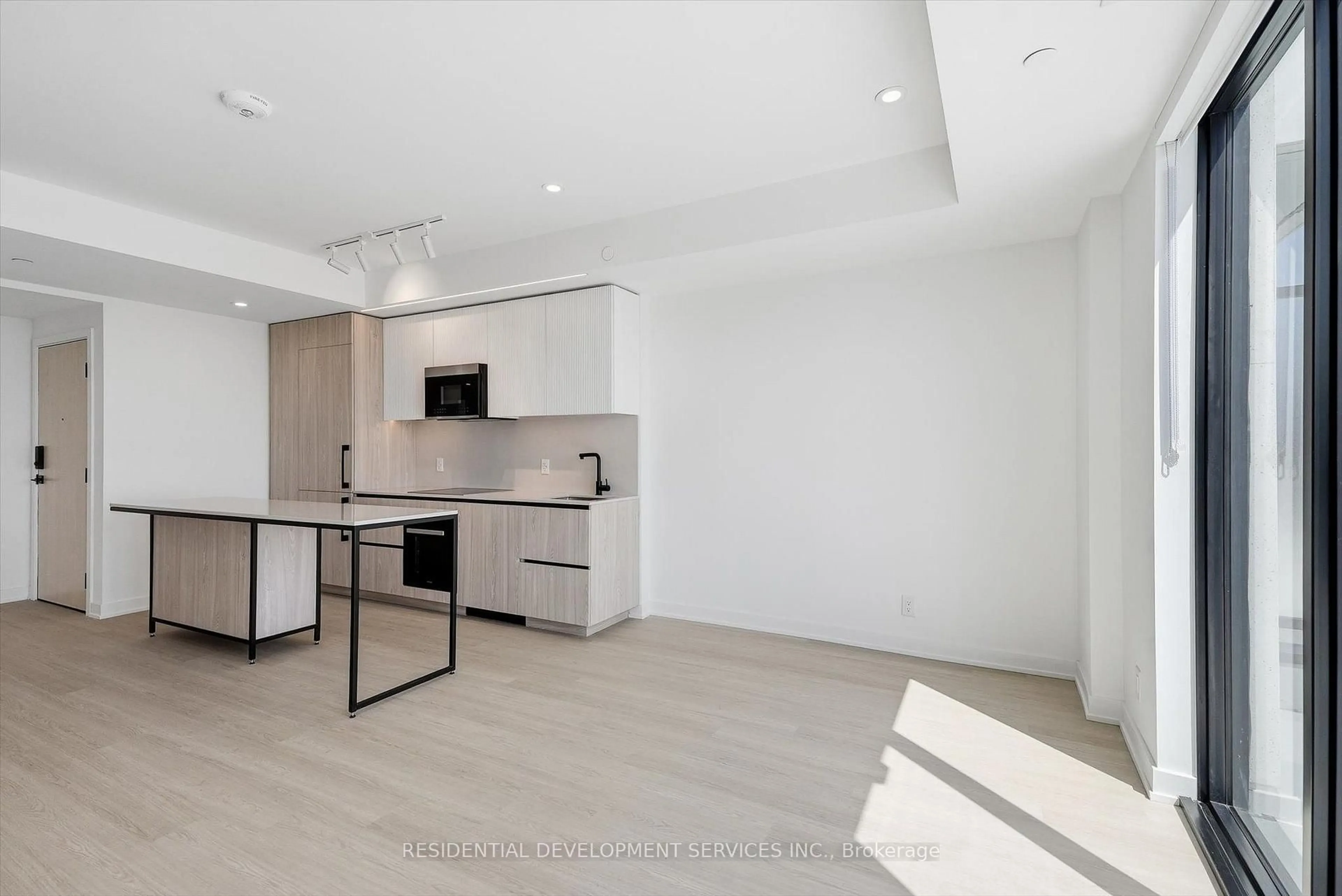 Open concept kitchen, unknown for 699 Sheppard Ave #1103, Toronto Ontario M2K 0J5