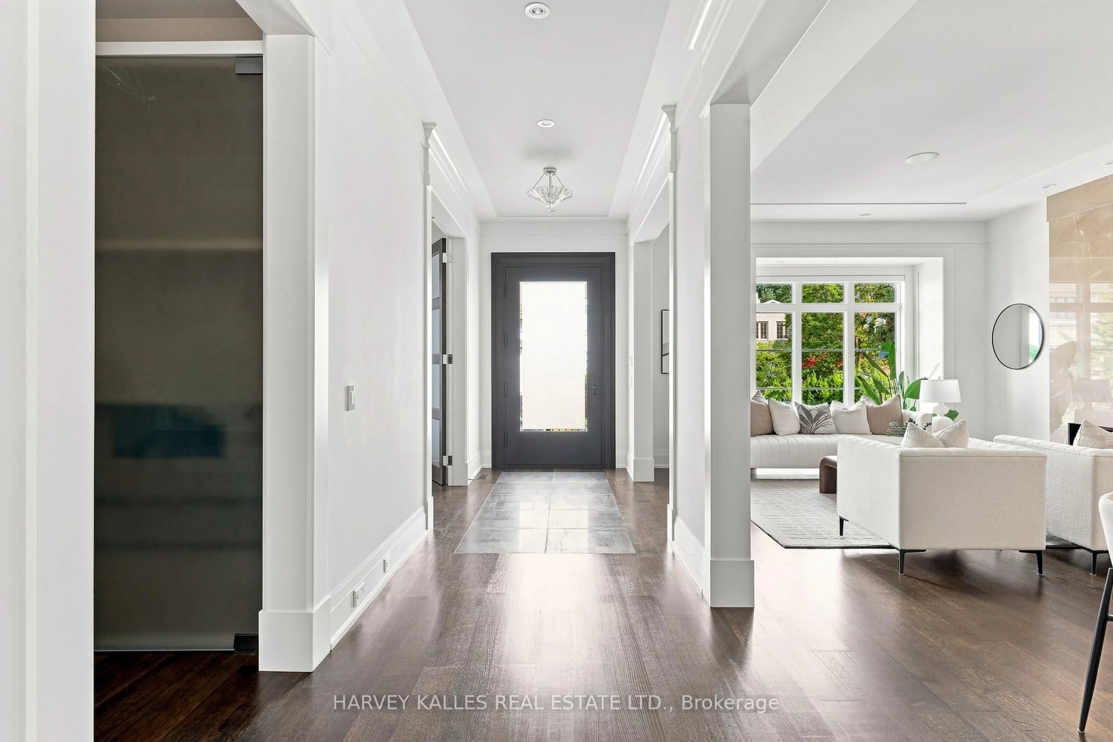 Indoor entryway for 291 Brooke Ave, Toronto Ontario M5M 2L1