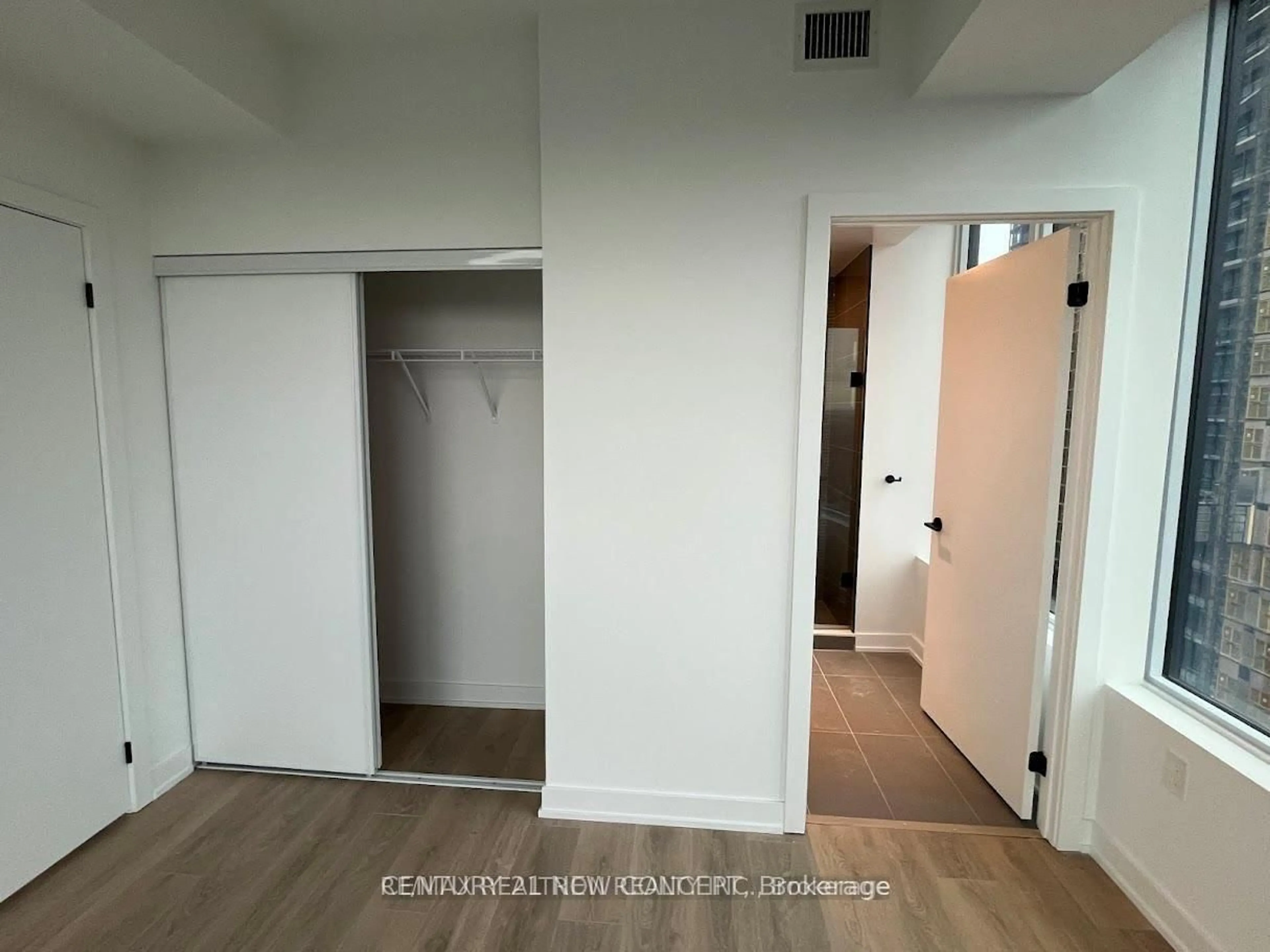 Unknown for 117 Broadway Ave #1109, Toronto Ontario M4P 1V3