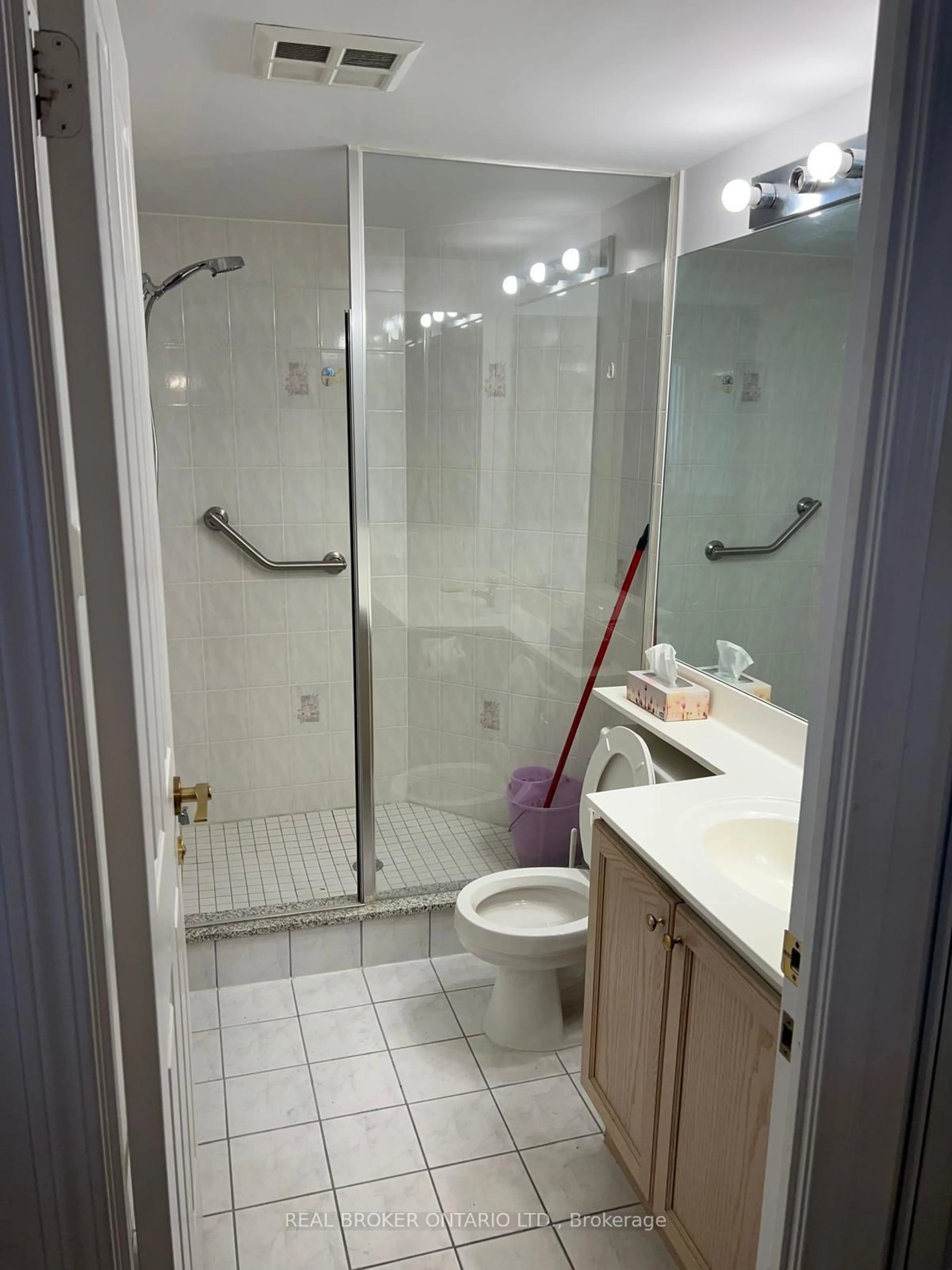 Standard bathroom, floor is not visible for 152 St Patrick St #1107, Toronto Ontario M5T 3J9