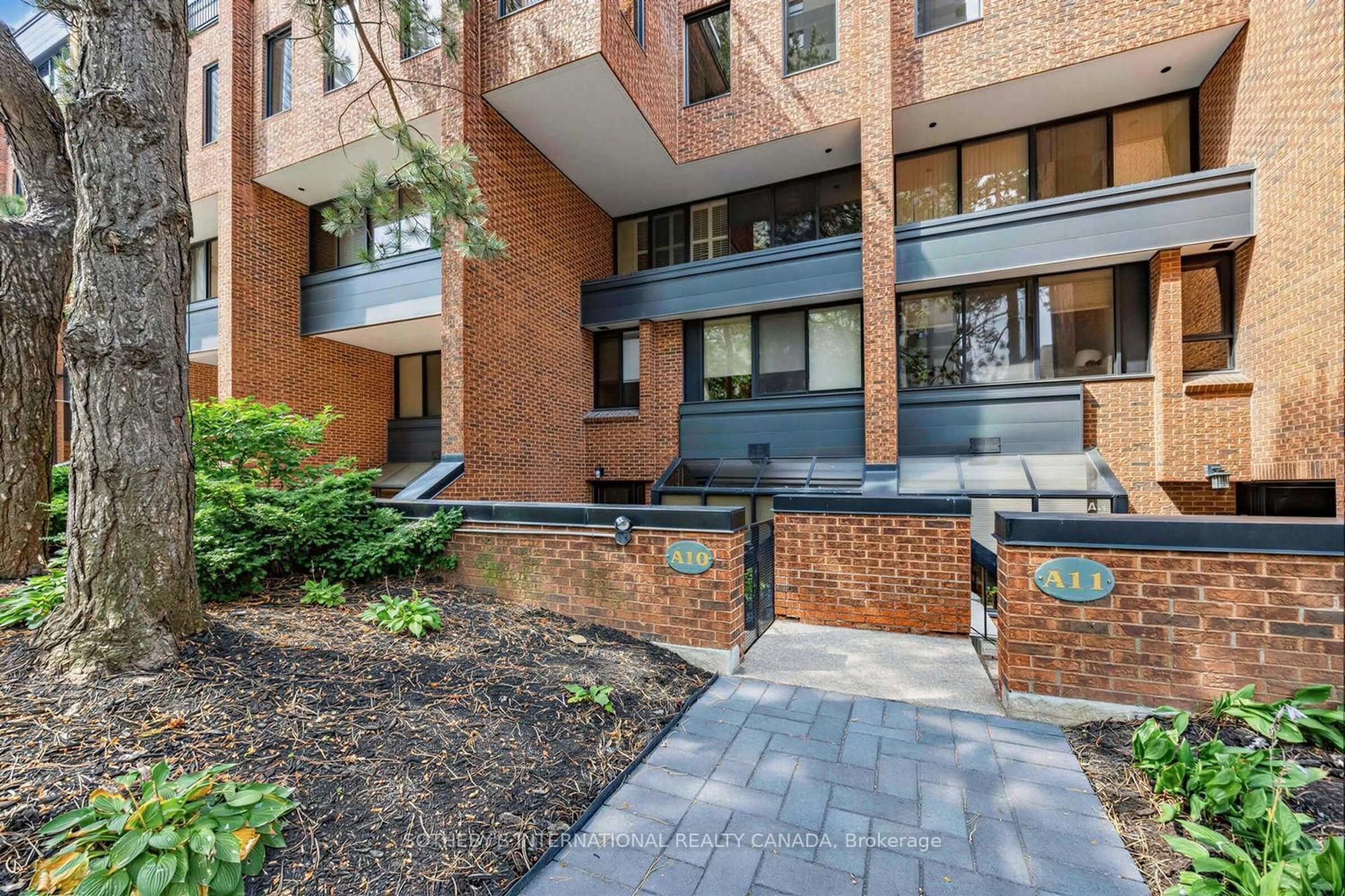 Unknown for 142 Pears Ave #A10, Toronto Ontario M5R 1T2