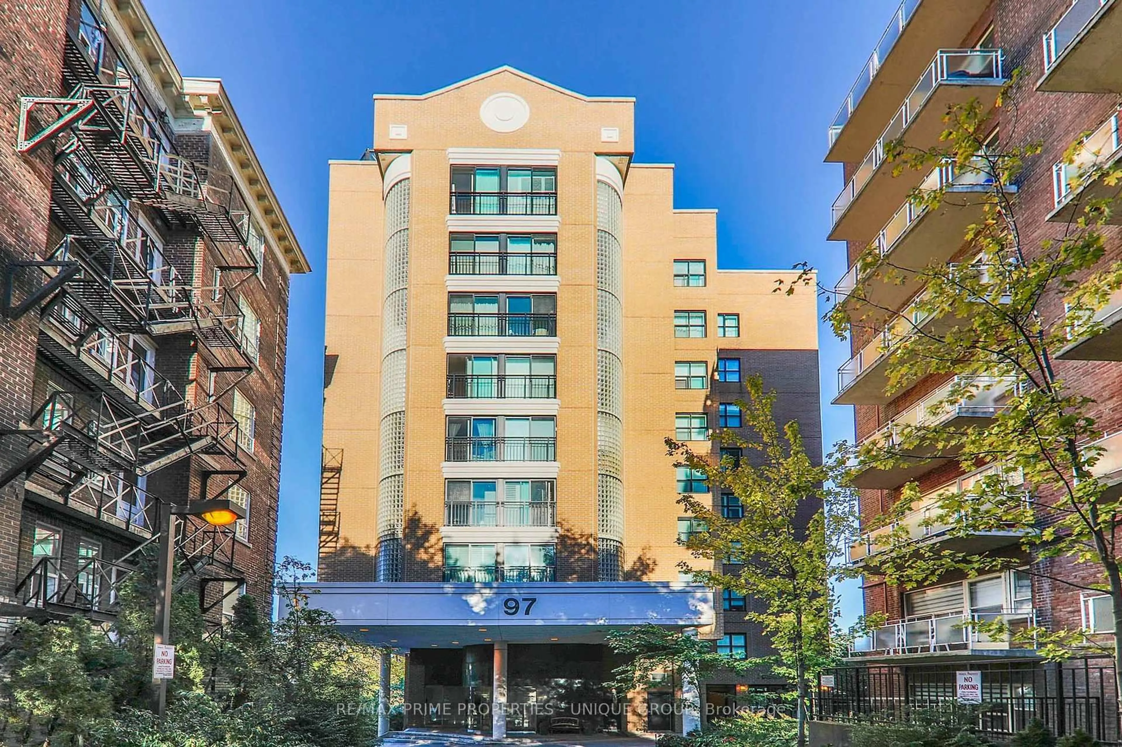 Patio, building for 97 Lawton Blvd #202, Toronto Ontario M4V 1Z6