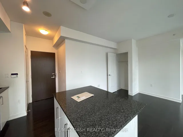 1 The Esplanade Dr #1005, Toronto 4