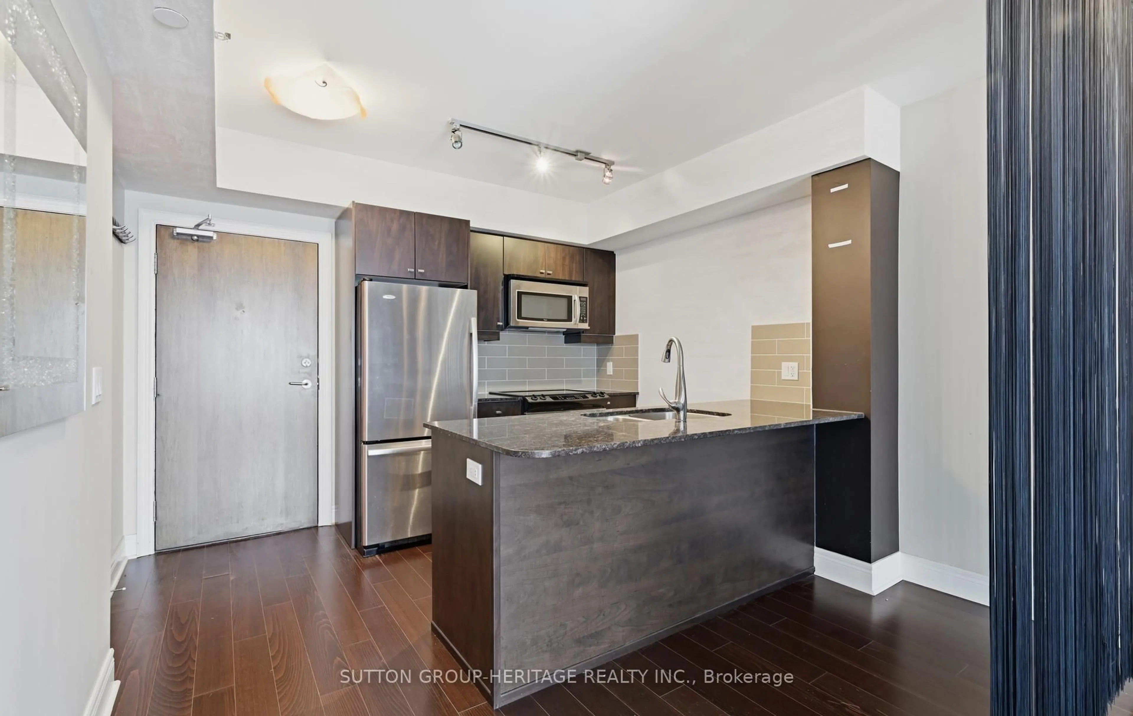 Standard kitchen, unknown for 701 Sheppard Ave #307, Toronto Ontario M3H 0B2