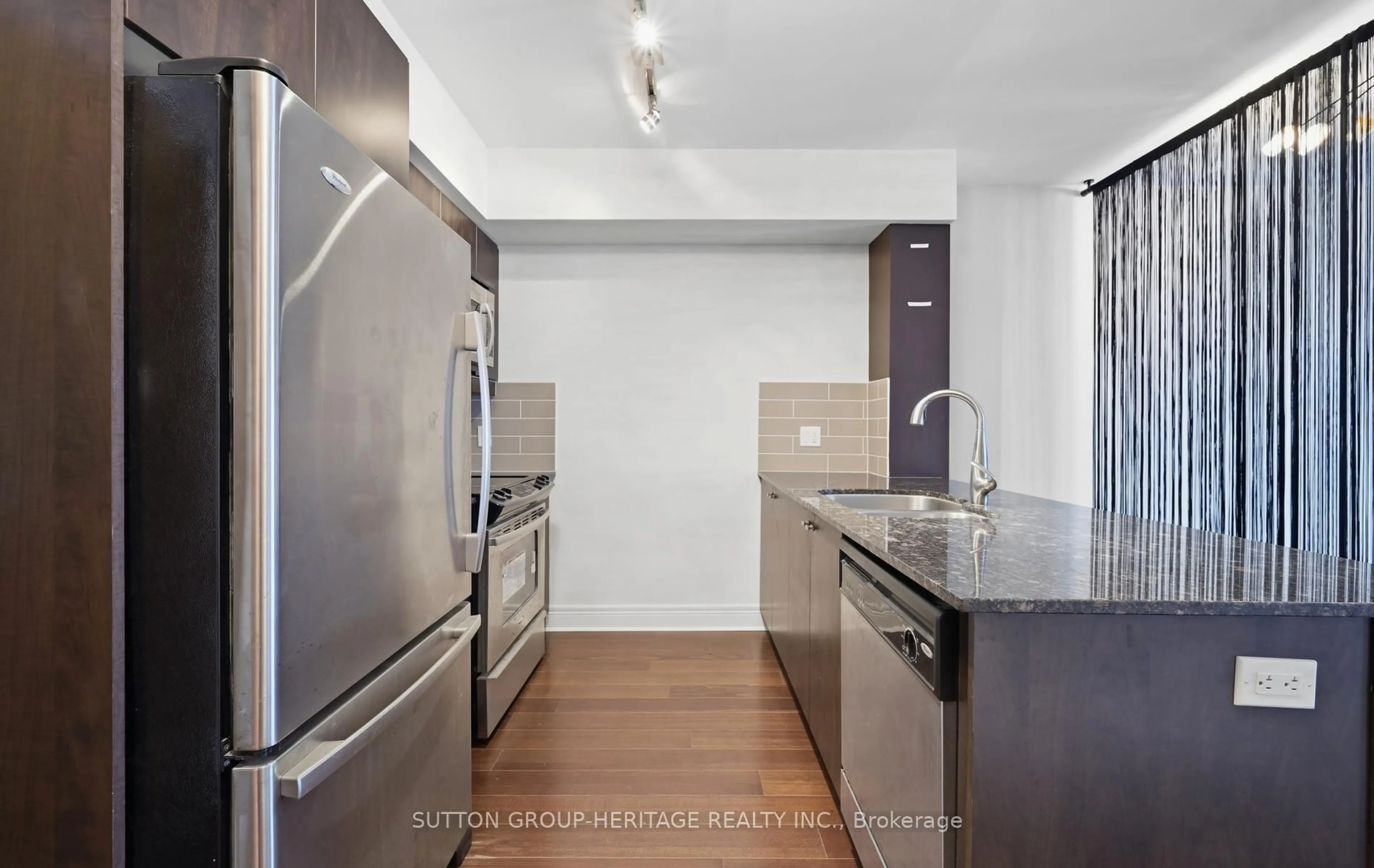 Standard kitchen, unknown for 701 Sheppard Ave #307, Toronto Ontario M3H 0B2