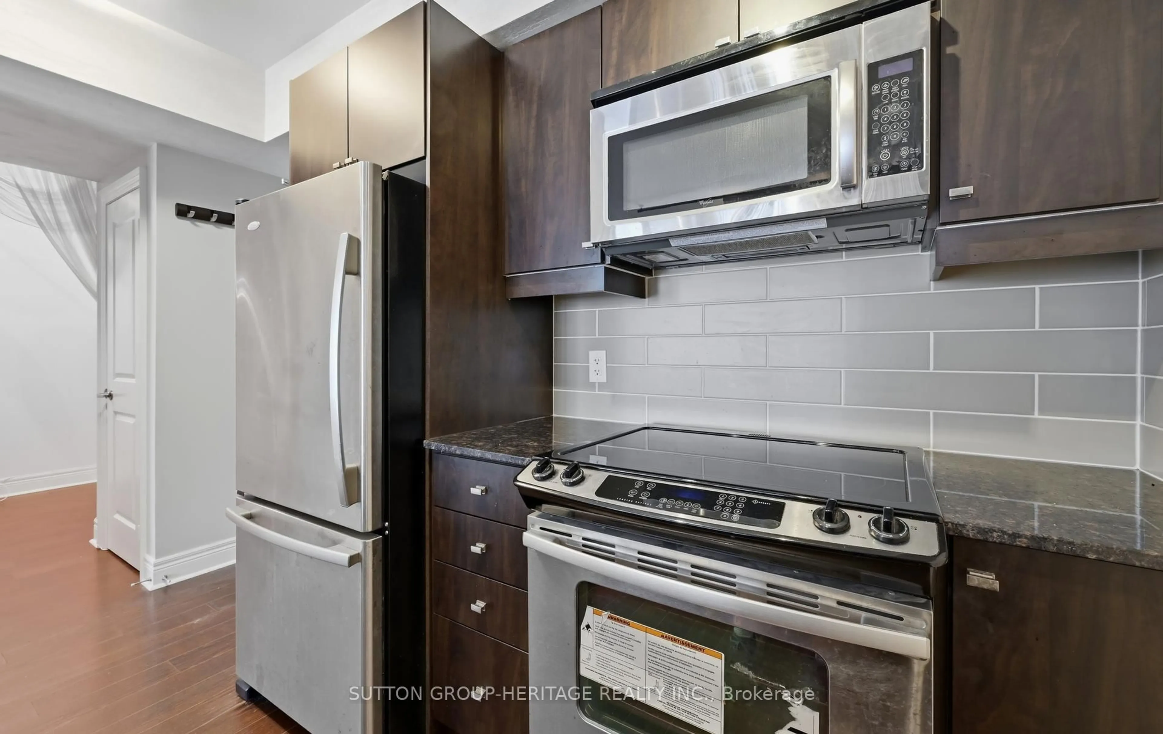 Standard kitchen, unknown for 701 Sheppard Ave #307, Toronto Ontario M3H 0B2