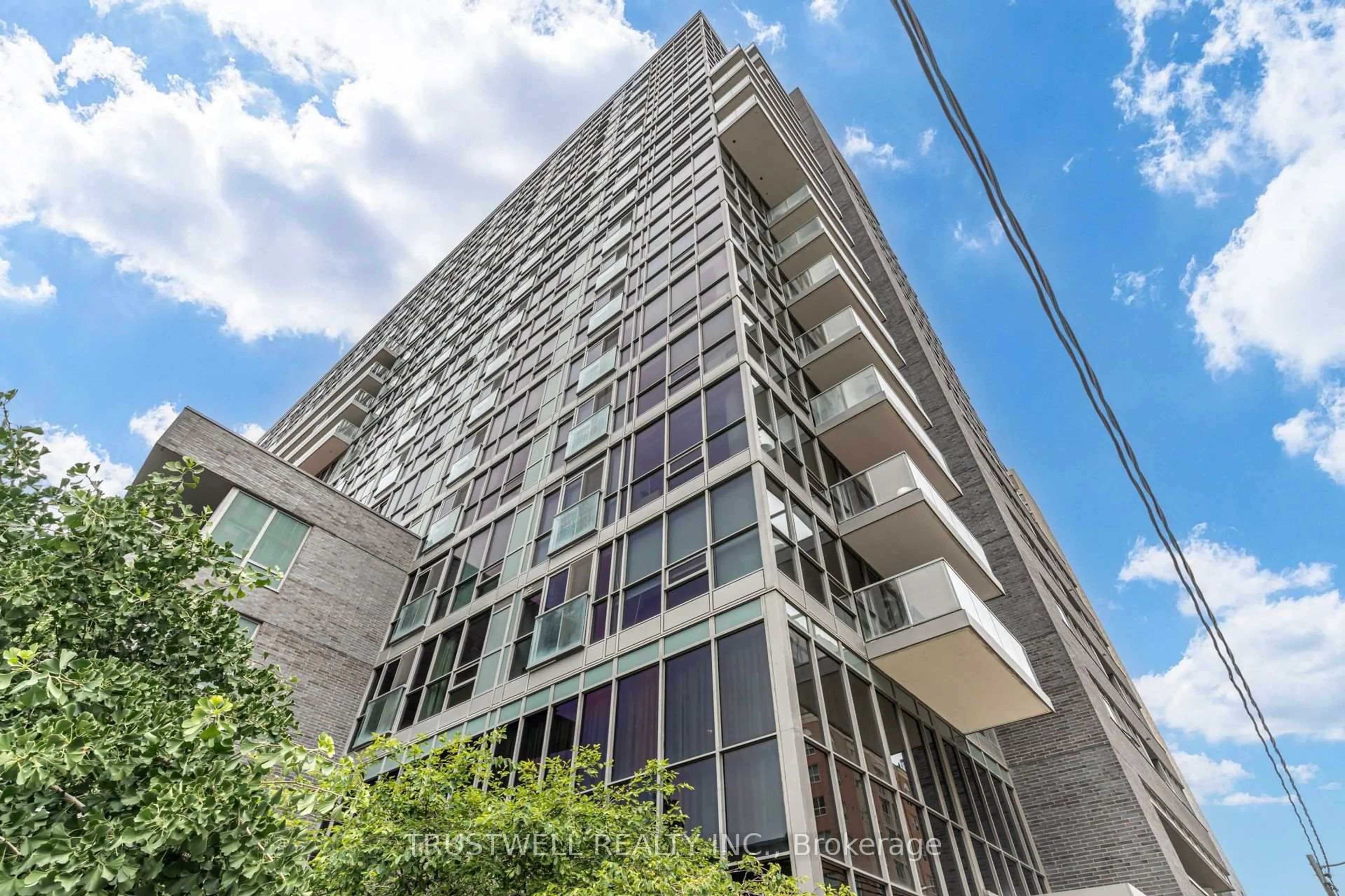 Indoor foyer for 320 Richmond St #712, Toronto Ontario M5A 1P9
