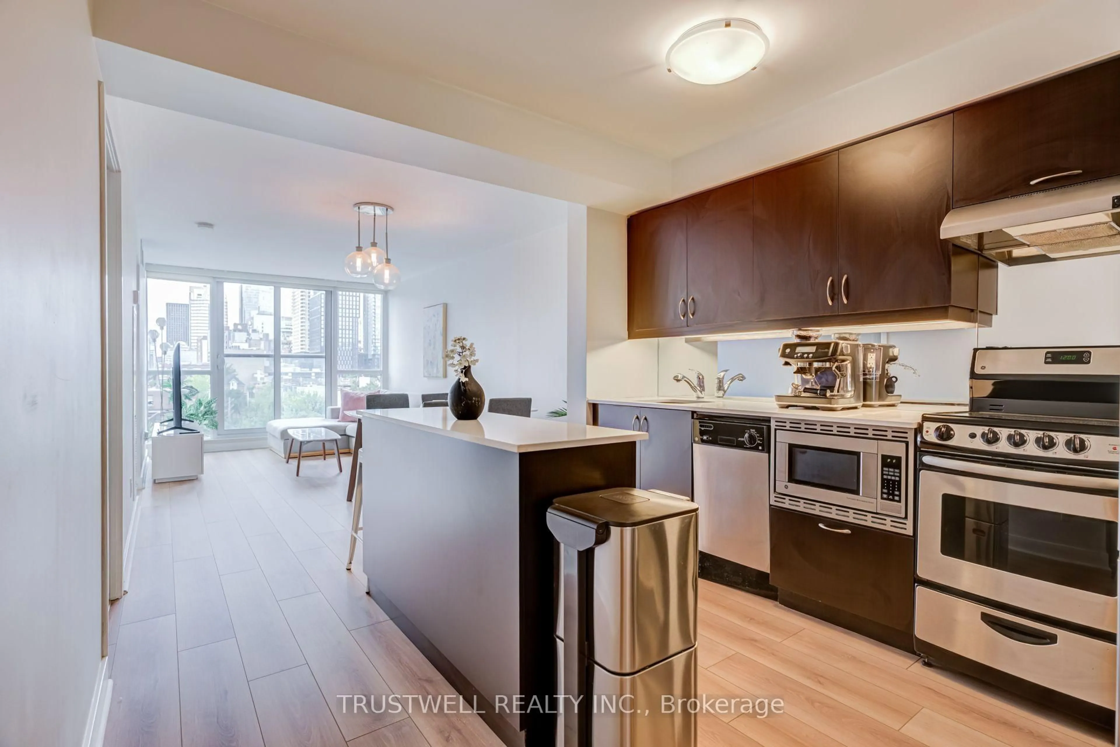Open concept kitchen, unknown for 320 Richmond St #712, Toronto Ontario M5A 1P9