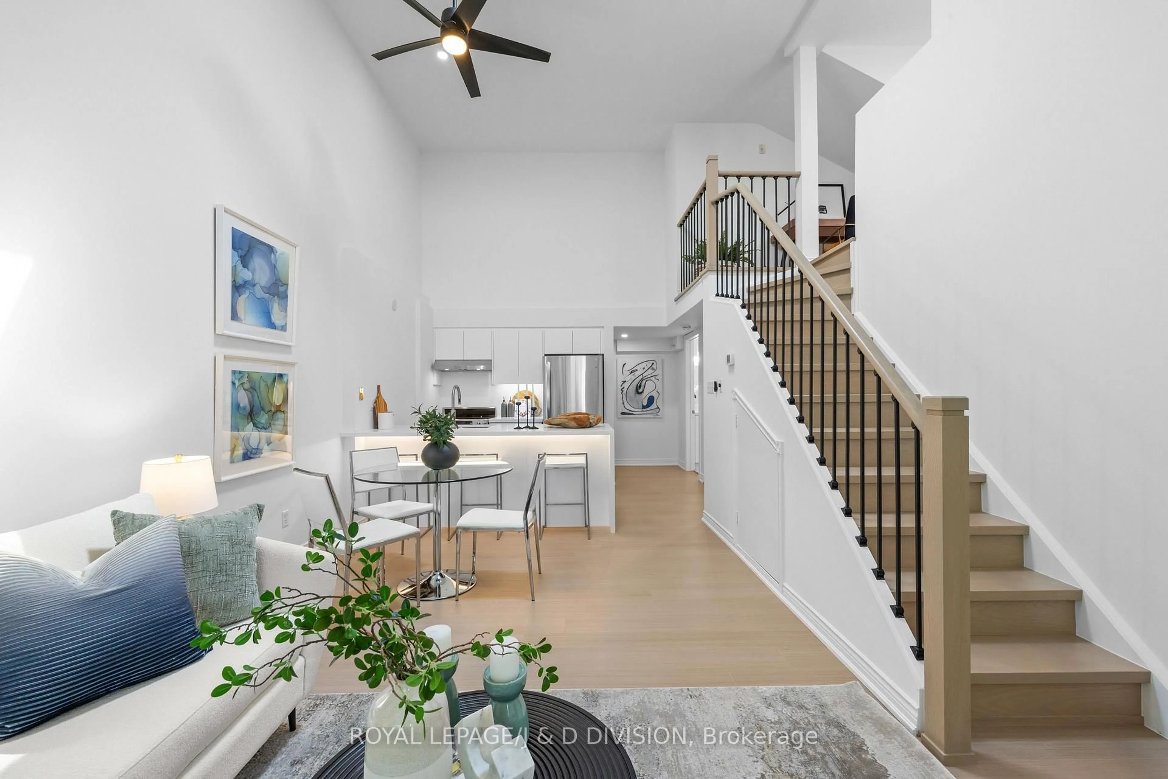 Indoor entryway for 217 St George St #54, Toronto Ontario M5R 3S7