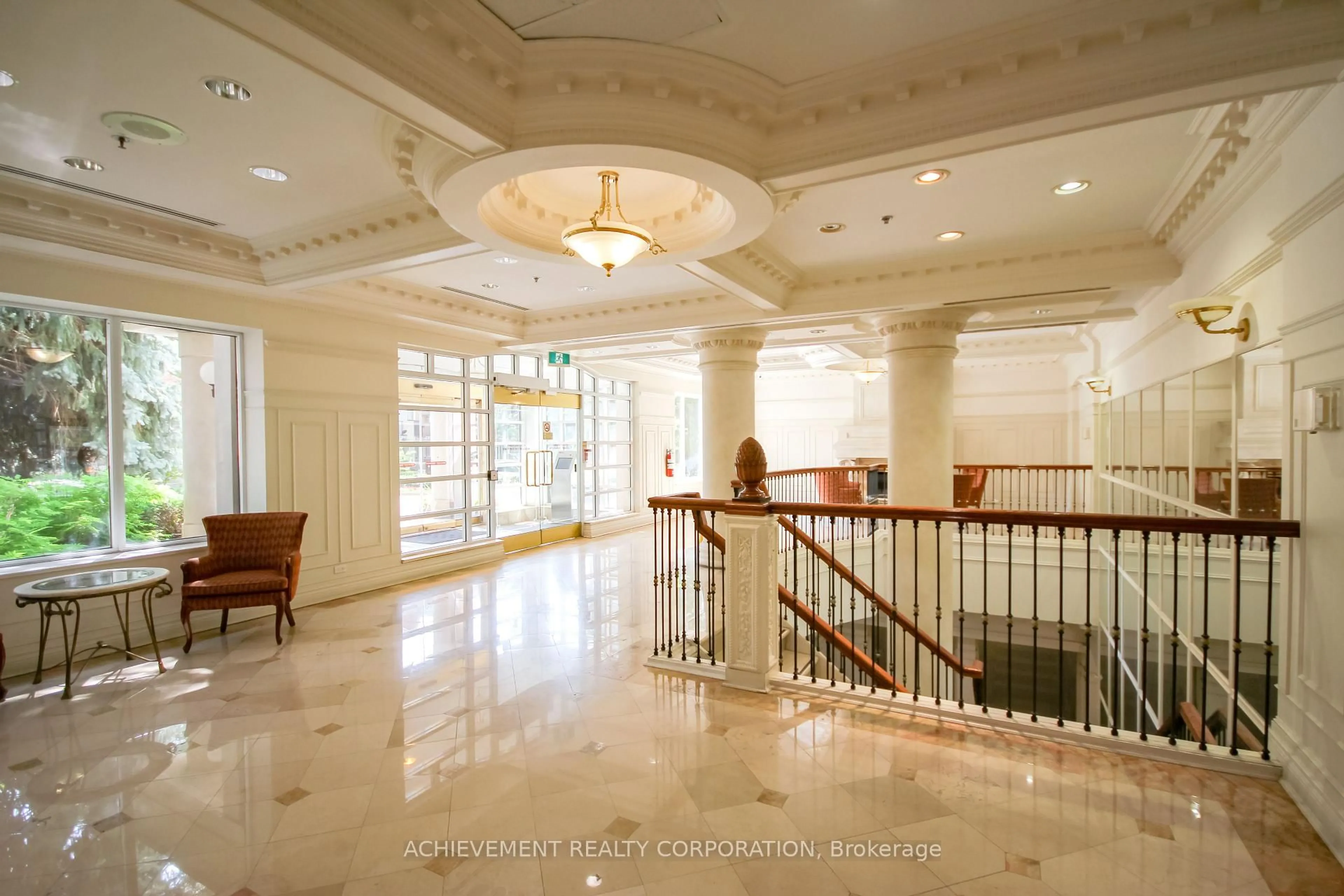 Indoor foyer for 18 Sommerset Way #1016, Toronto Ontario M2N 6X5