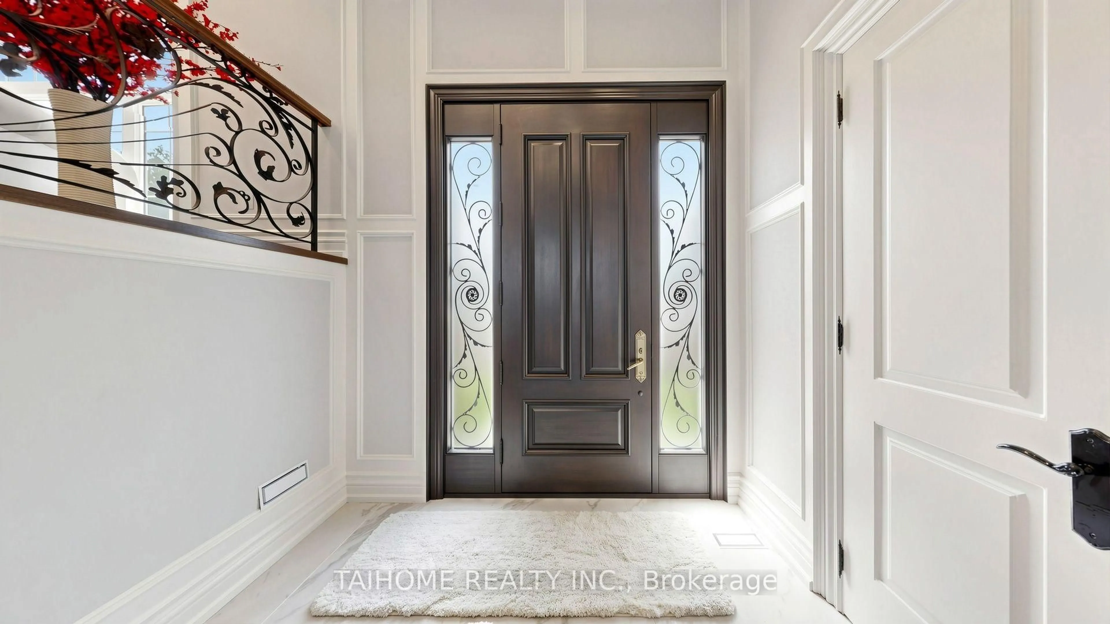 Indoor entryway for 38 Foxwarren Dr, Toronto Ontario M2K 1L3