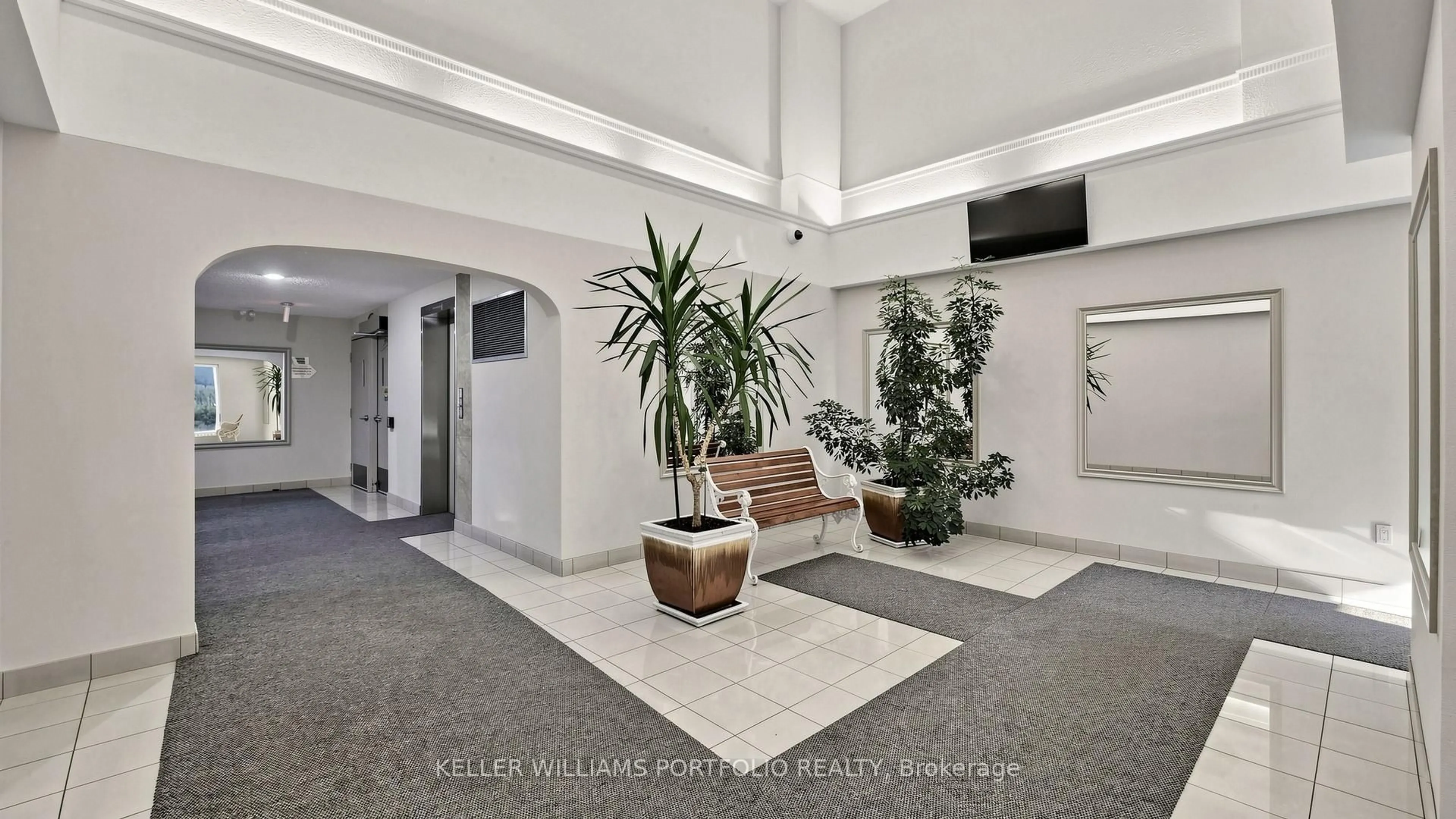Lobby for 4005 Don Mills Rd #358, Toronto Ontario M2H 3J9