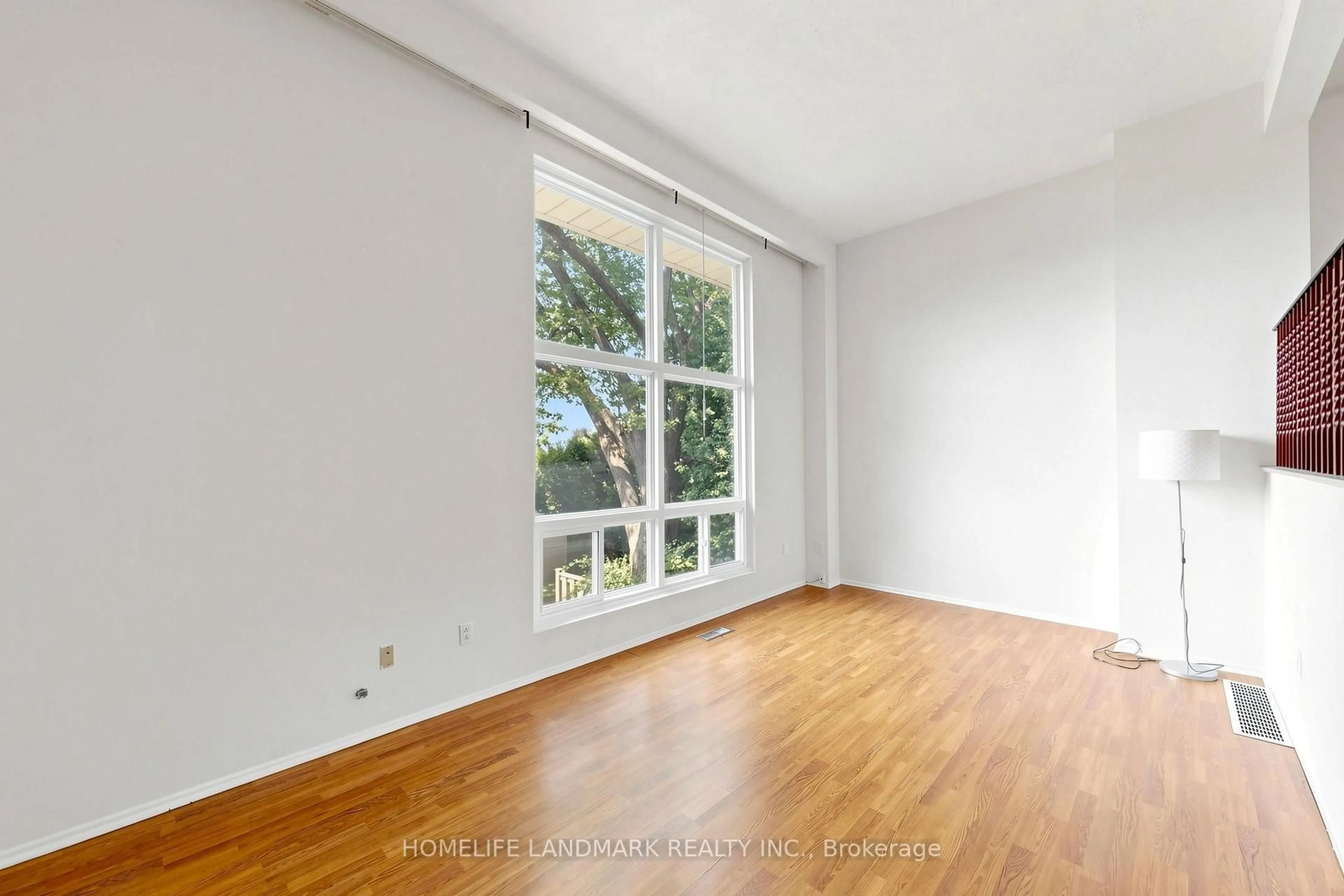 A pic of a room for 8 Rusty Crest Way, Toronto Ontario M2J 2Y4