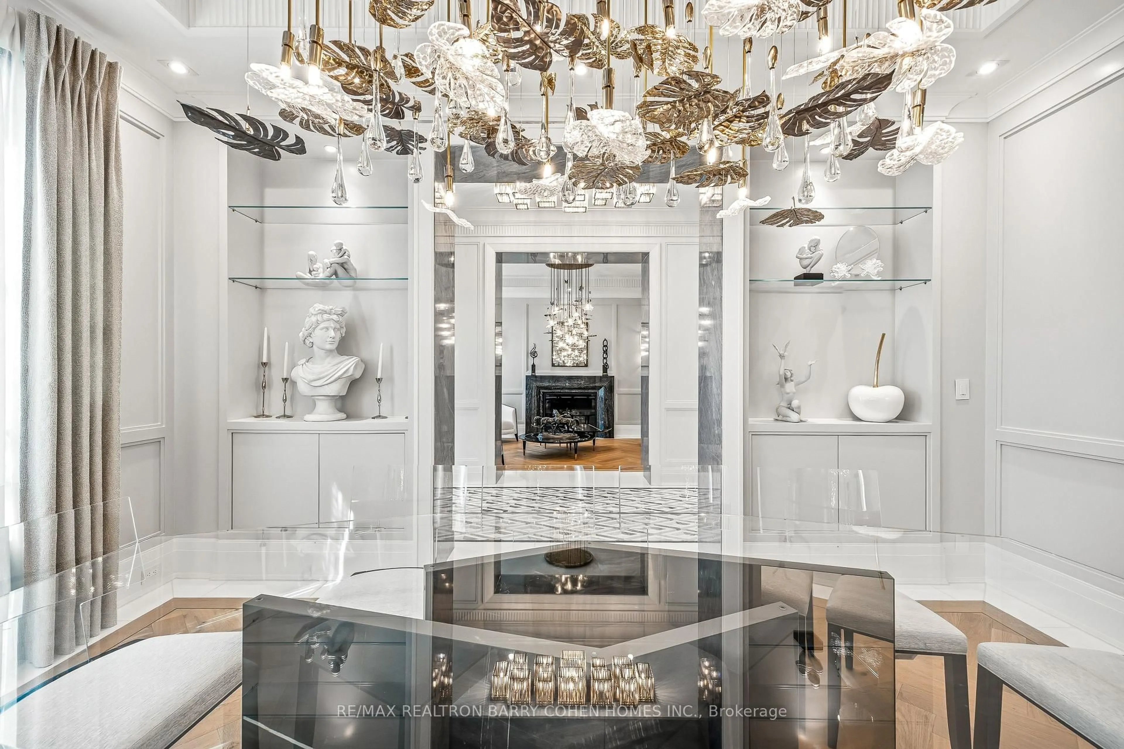 Indoor foyer for 96 Dawlish Ave, Toronto Ontario M4N 1H1