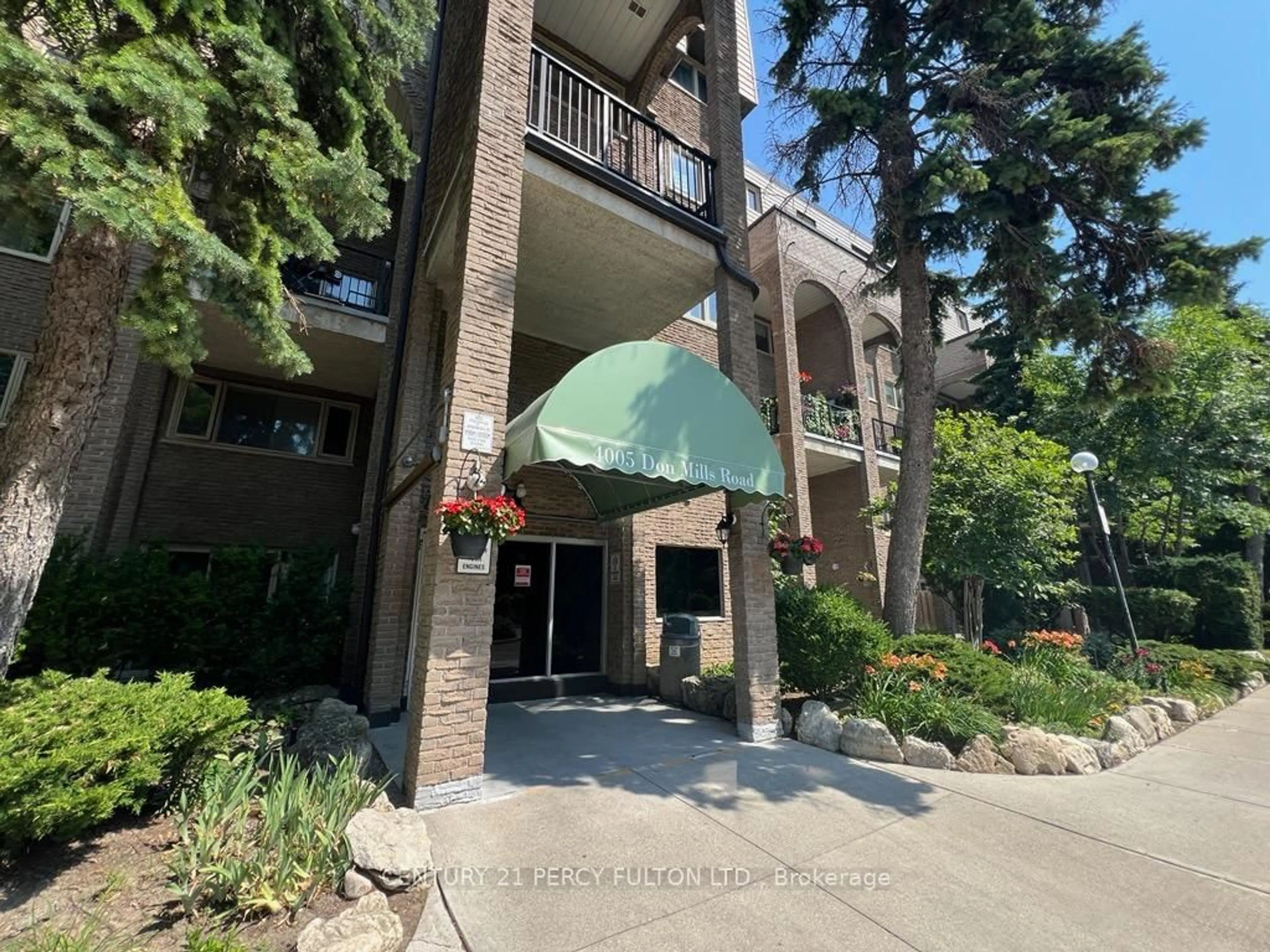 Indoor foyer for 4005 Don Mills Rd #228, Toronto Ontario M2H 3J9