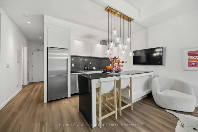 8 Charlotte St #202, Toronto 3