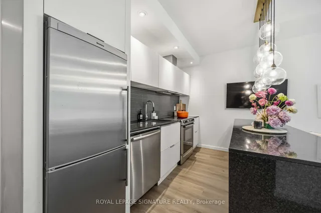8 Charlotte St #202, Toronto 5