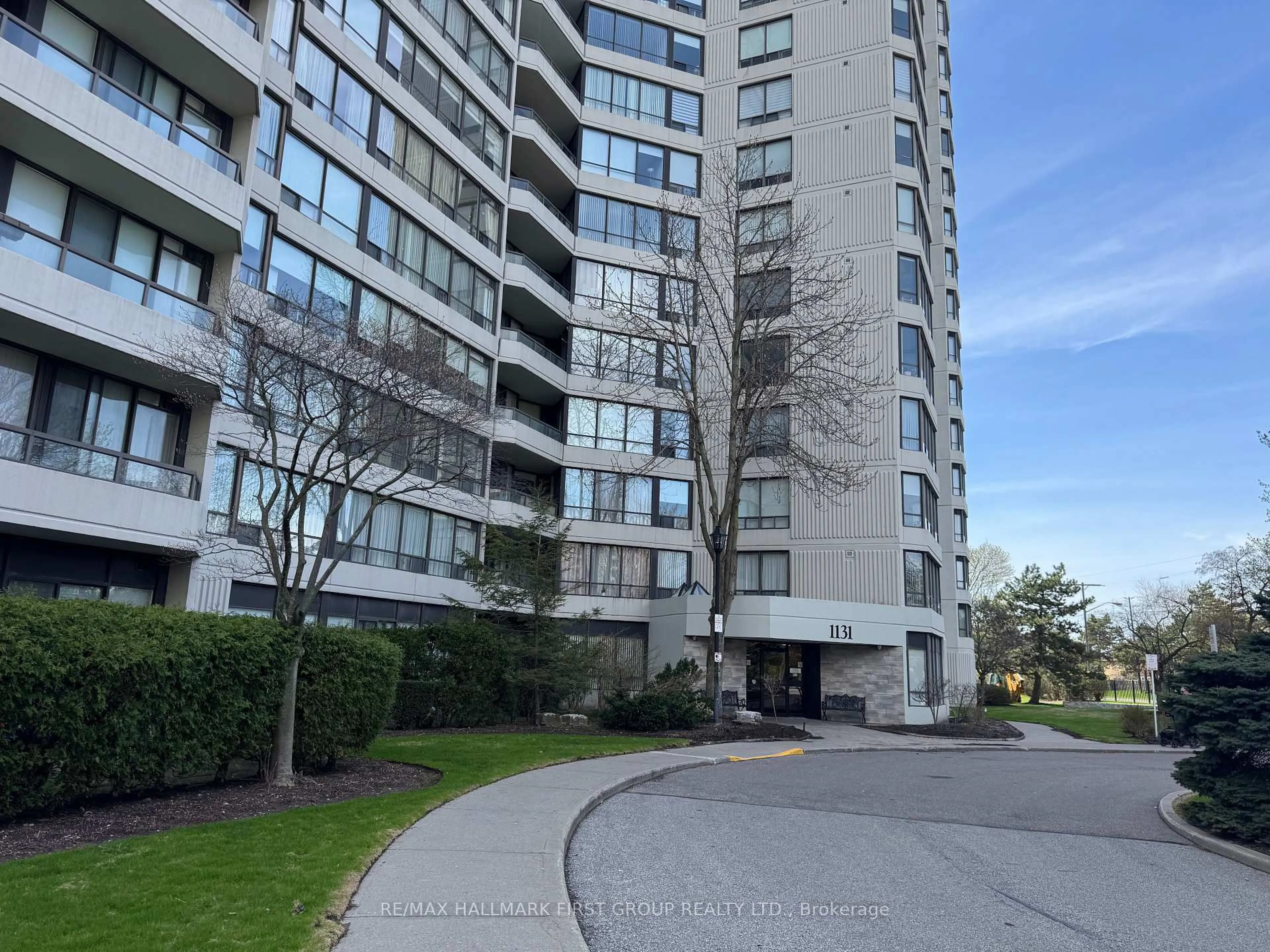 A pic from outside/outdoor area/front of a property/back of a property/a pic from drone, street for 1131 Steeles Ave #601, Toronto Ontario M2R 3W8