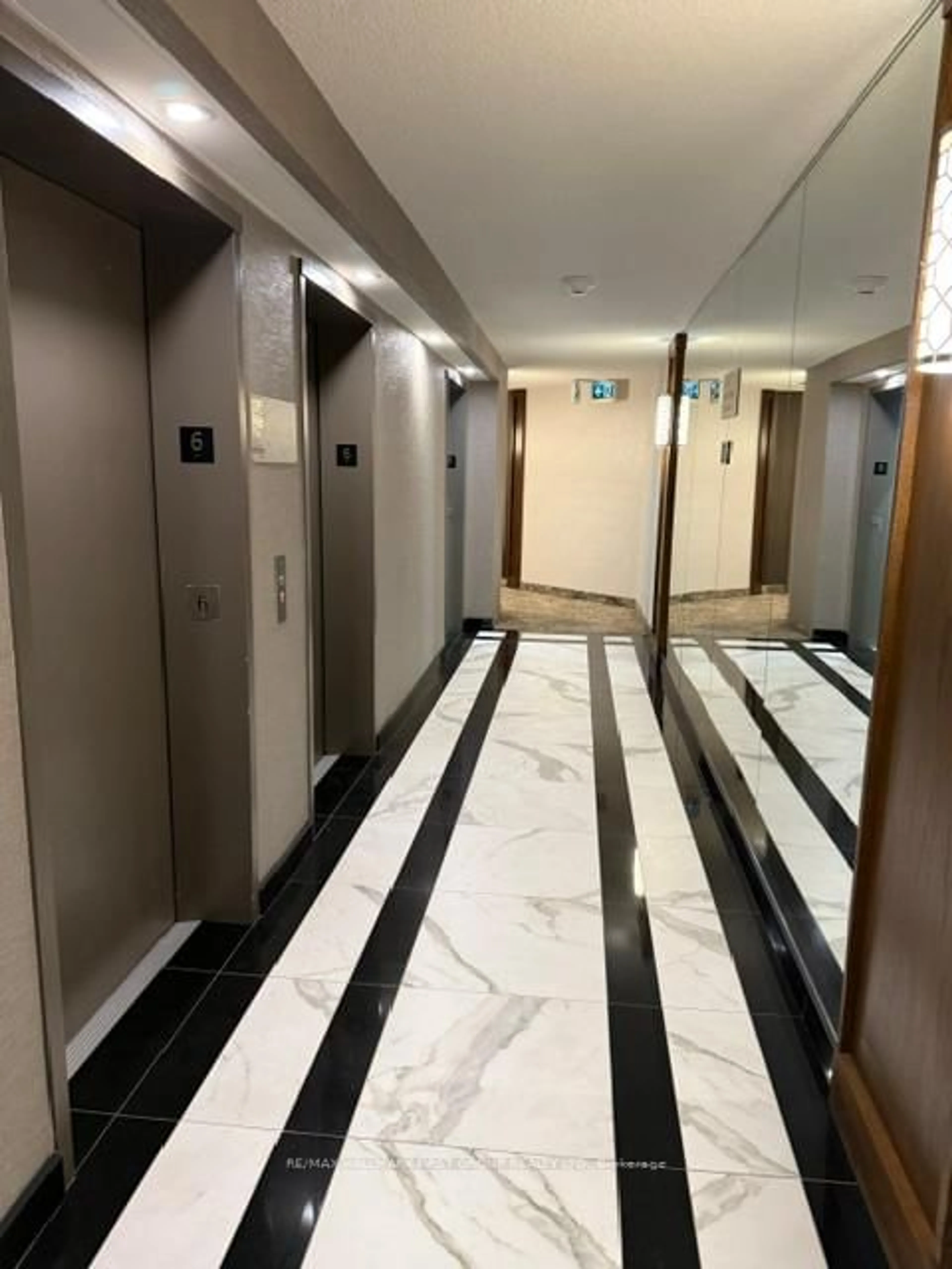 Indoor foyer for 1131 Steeles Ave #601, Toronto Ontario M2R 3W8